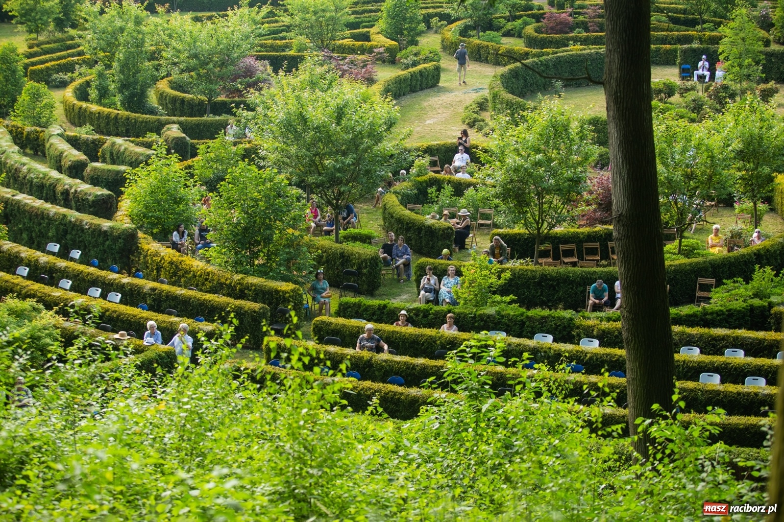 Zdjęcie w galerii na portalu naszraciborz.pl: Koncert Open Folk-Dancerye w zaczarowanym ogrodzie wiadomości z regionu