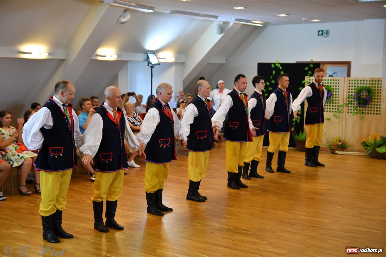 Zdjęcie w galerii na portalu naszraciborz.pl: Raciborskie Źródło zatańczyło dla małego Henia wiadomości z regionu