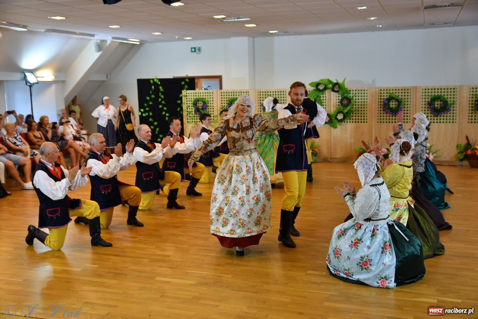 Zdjęcie w galerii na portalu naszraciborz.pl: Raciborskie Źródło zatańczyło dla małego Henia wiadomości z regionu