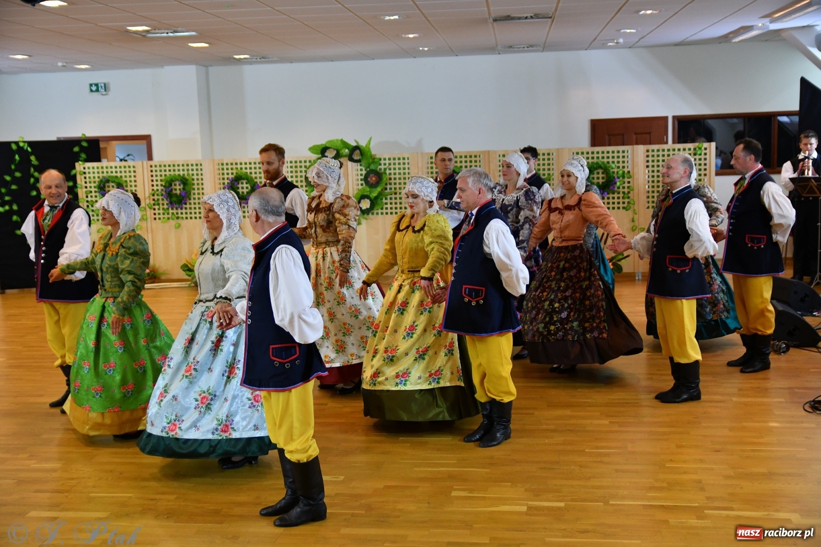 Zdjęcie w galerii na portalu naszraciborz.pl: Raciborskie Źródło zatańczyło dla małego Henia wiadomości z regionu