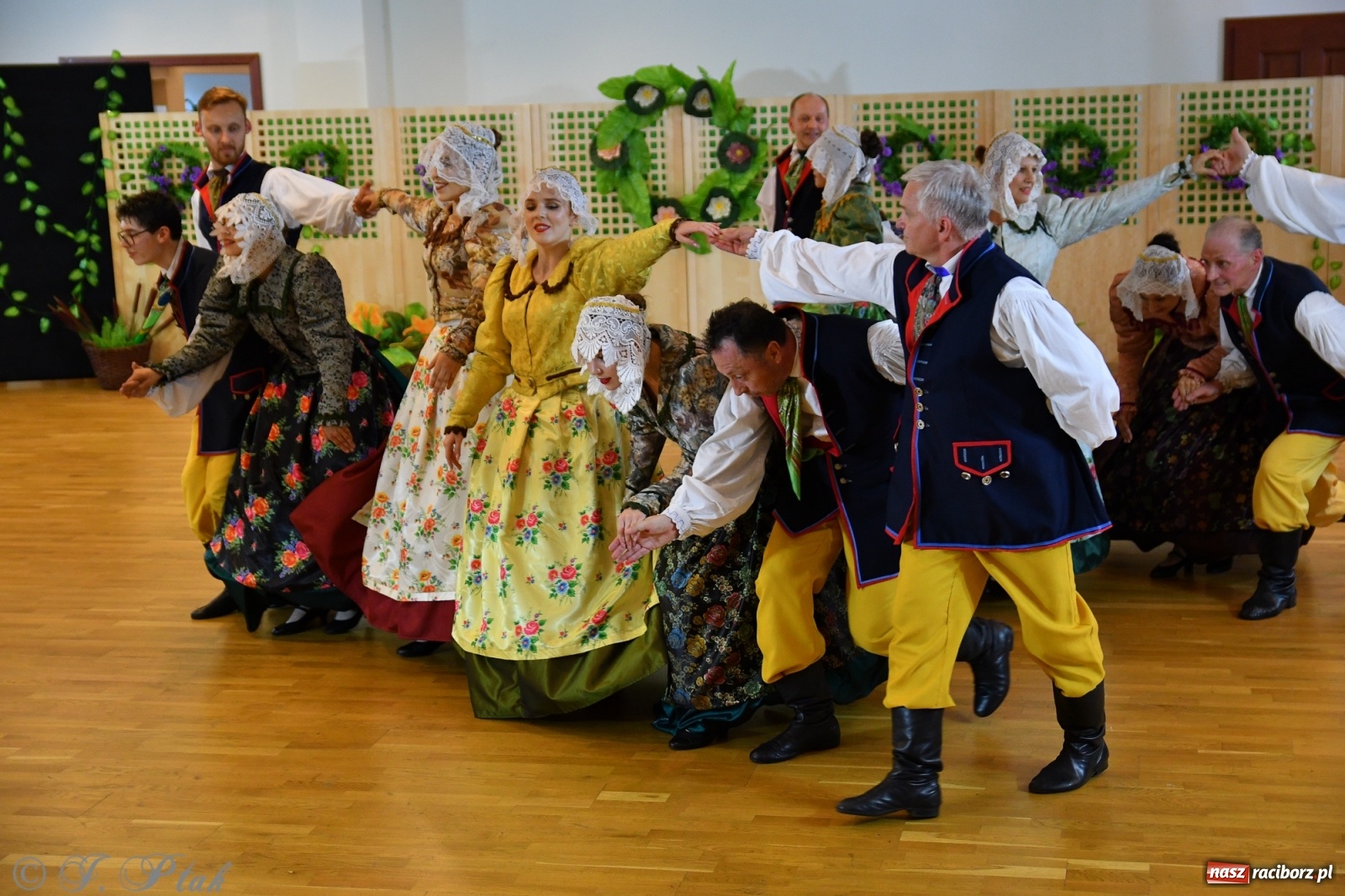 Zdjęcie w galerii na portalu naszraciborz.pl: Raciborskie Źródło zatańczyło dla małego Henia wiadomości z regionu