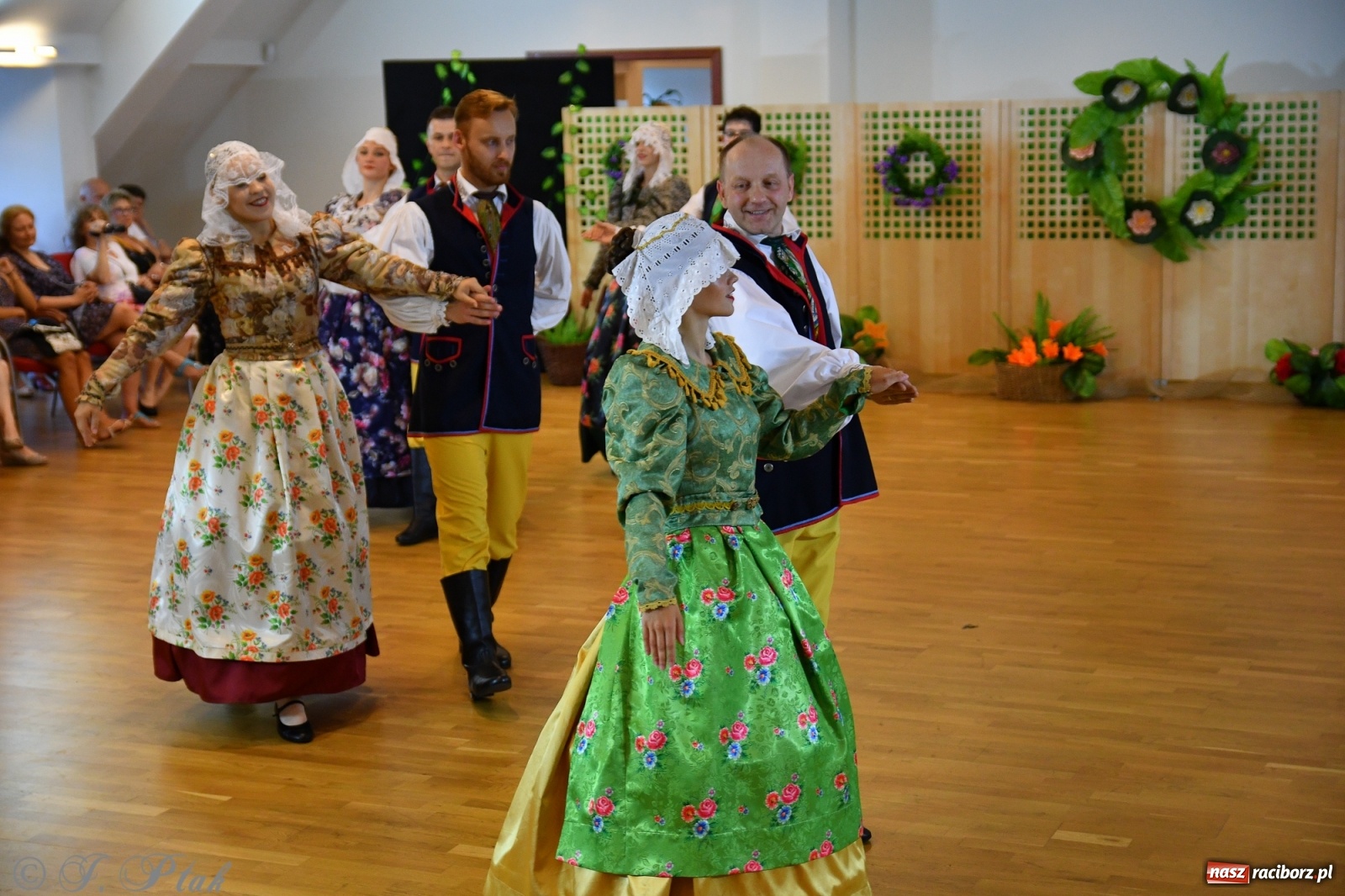 Zdjęcie w galerii na portalu naszraciborz.pl: Raciborskie Źródło zatańczyło dla małego Henia wiadomości z regionu
