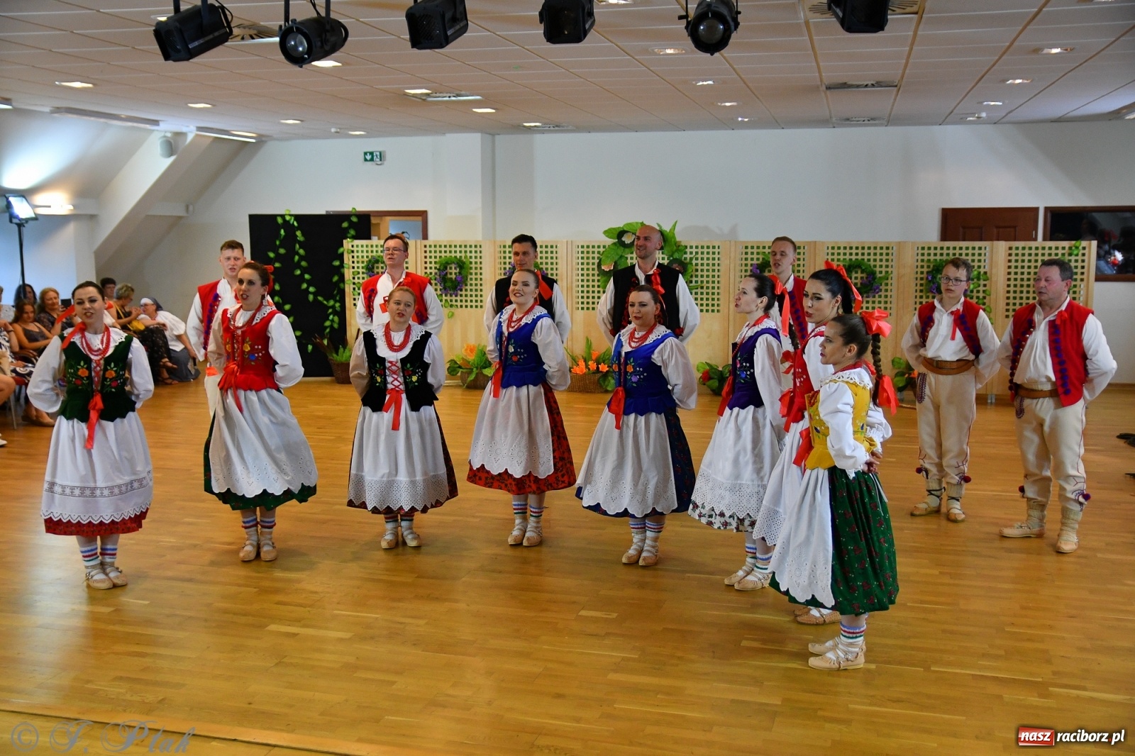 Zdjęcie w galerii na portalu naszraciborz.pl: Raciborskie Źródło zatańczyło dla małego Henia wiadomości z regionu