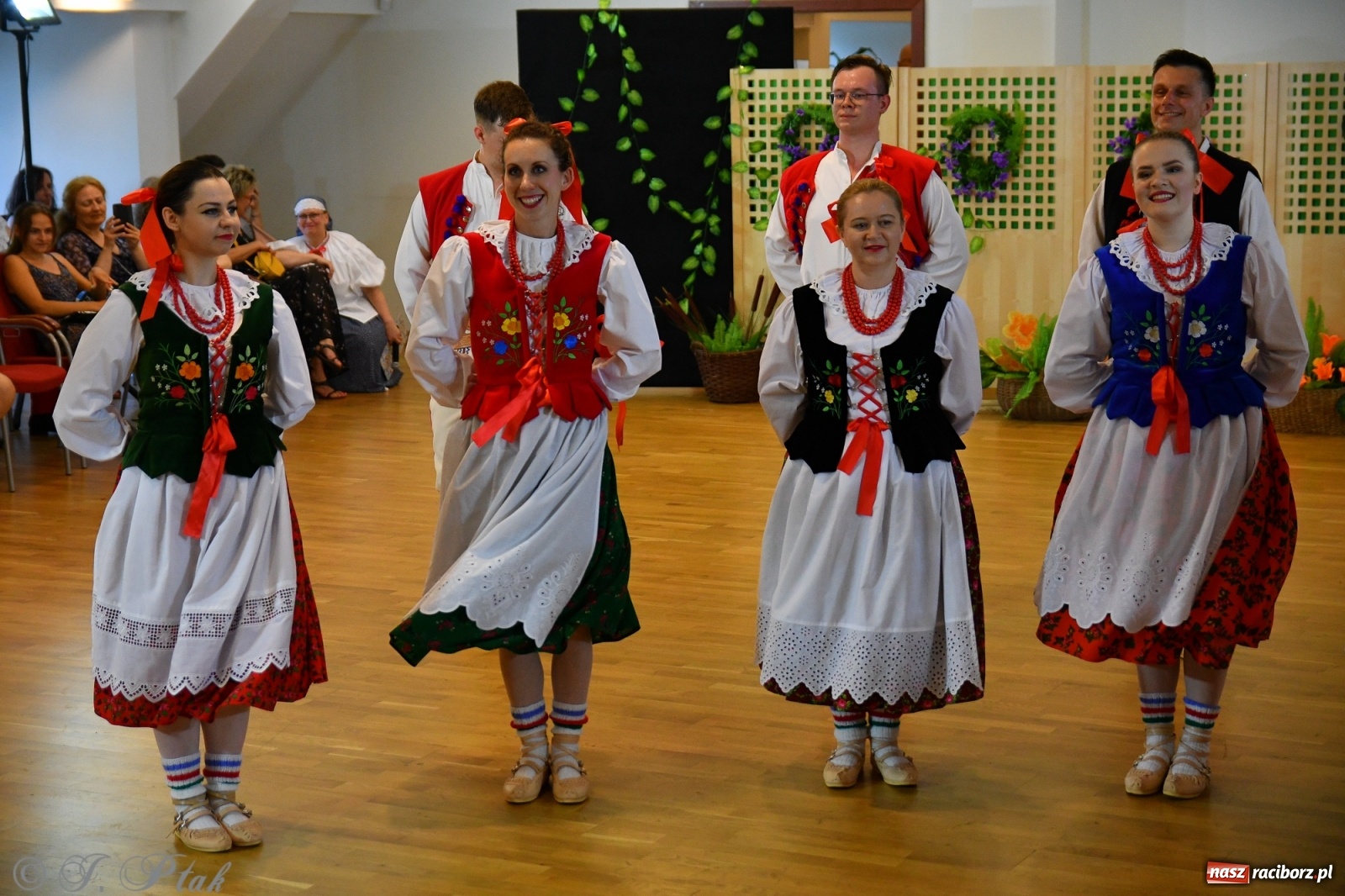 Zdjęcie w galerii na portalu naszraciborz.pl: Raciborskie Źródło zatańczyło dla małego Henia wiadomości z regionu