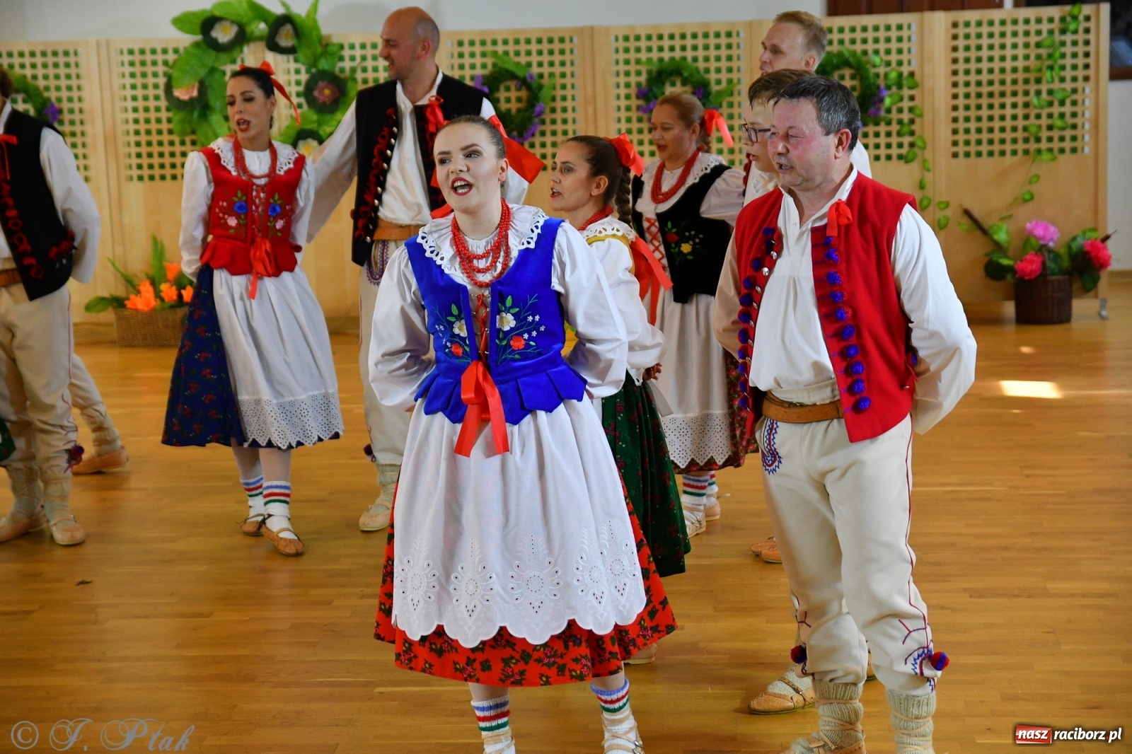 Zdjęcie w galerii na portalu naszraciborz.pl: Raciborskie Źródło zatańczyło dla małego Henia wiadomości z regionu