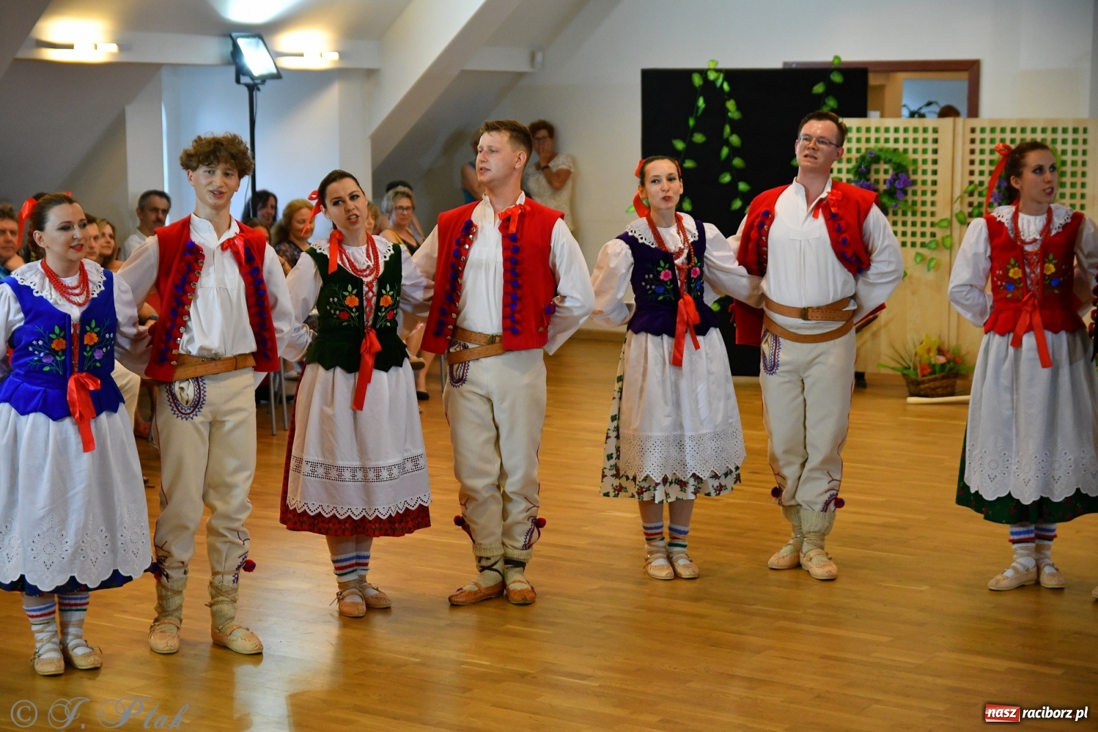 Zdjęcie w galerii na portalu naszraciborz.pl: Raciborskie Źródło zatańczyło dla małego Henia wiadomości z regionu