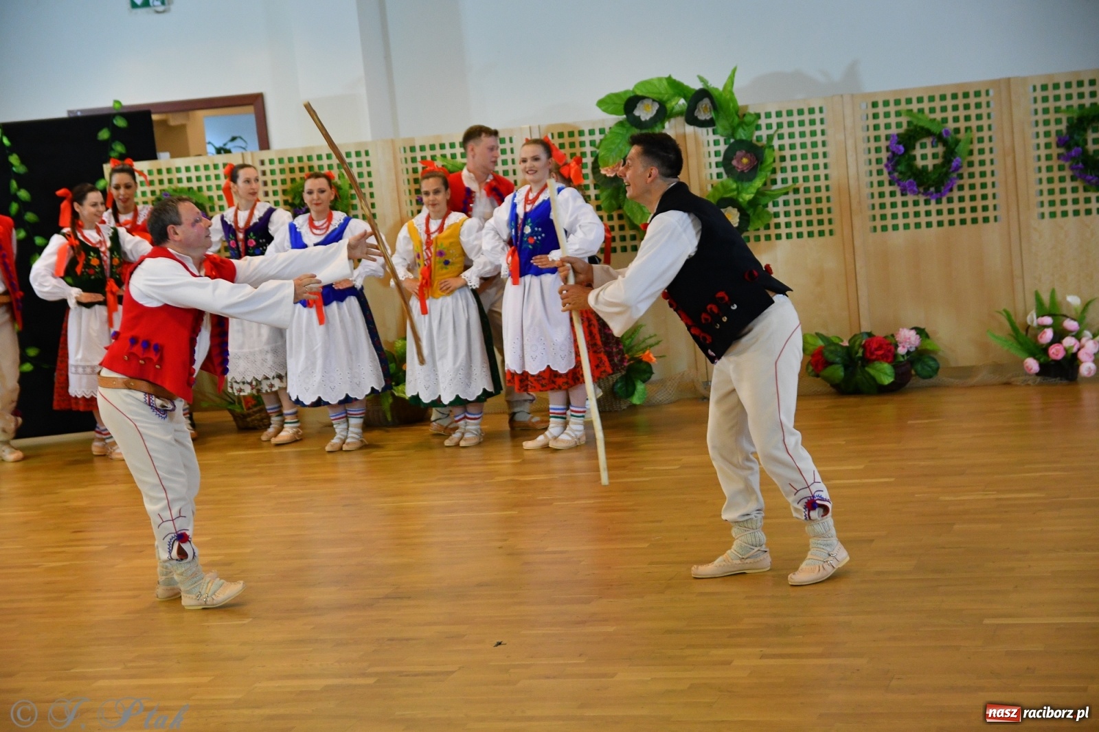 Zdjęcie w galerii na portalu naszraciborz.pl: Raciborskie Źródło zatańczyło dla małego Henia wiadomości z regionu