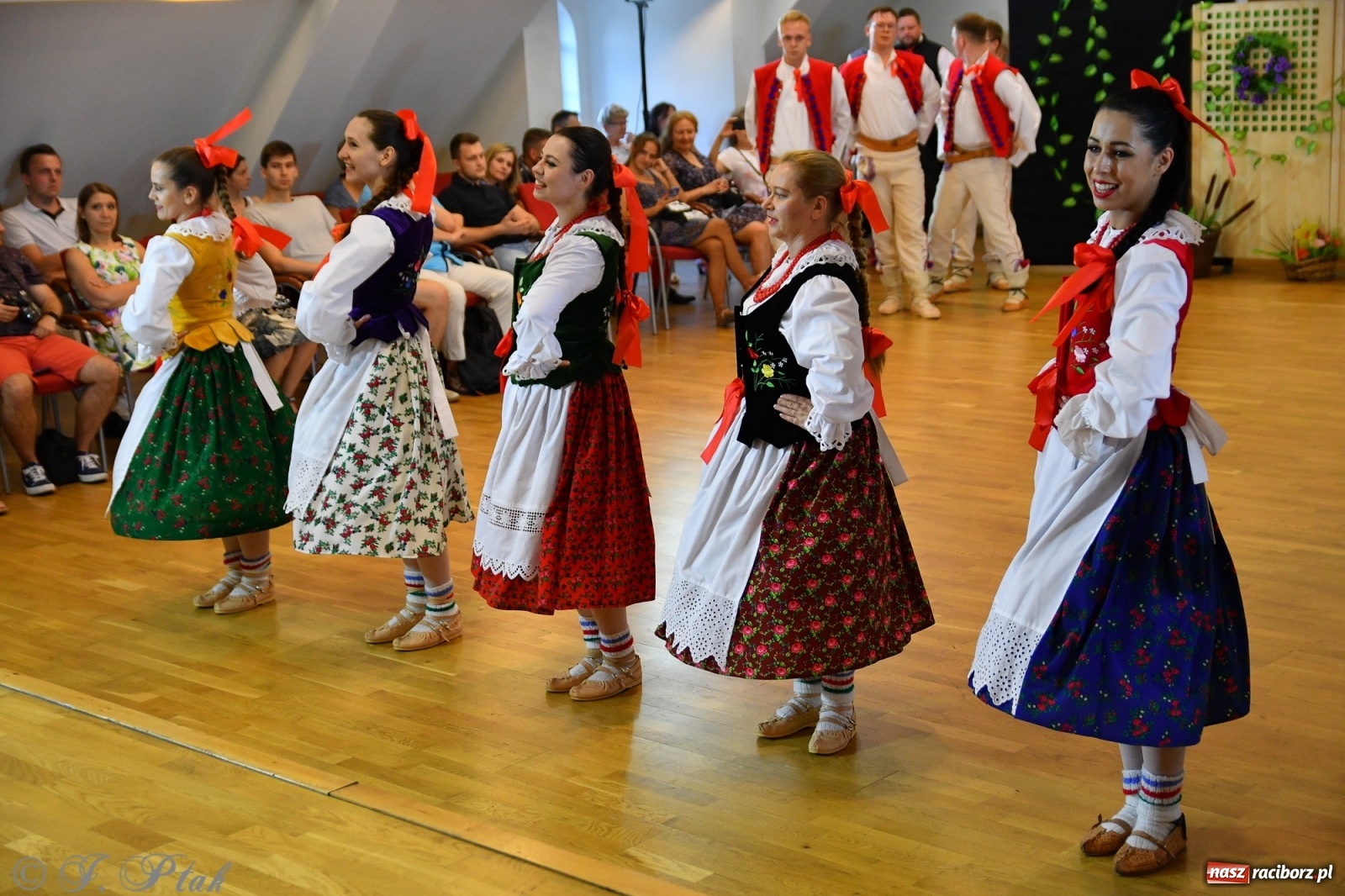 Zdjęcie w galerii na portalu naszraciborz.pl: Raciborskie Źródło zatańczyło dla małego Henia wiadomości z regionu