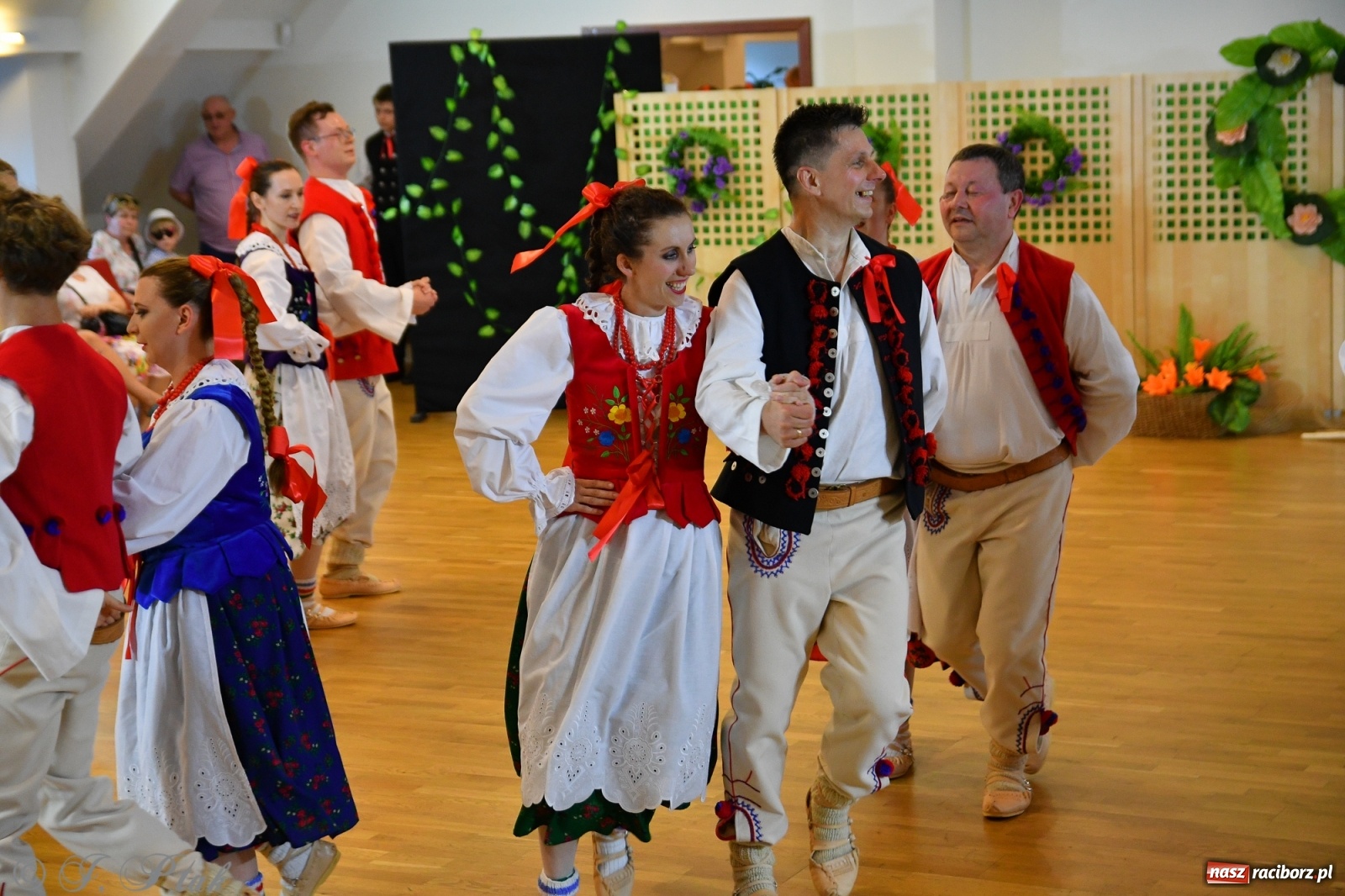 Zdjęcie w galerii na portalu naszraciborz.pl: Raciborskie Źródło zatańczyło dla małego Henia wiadomości z regionu