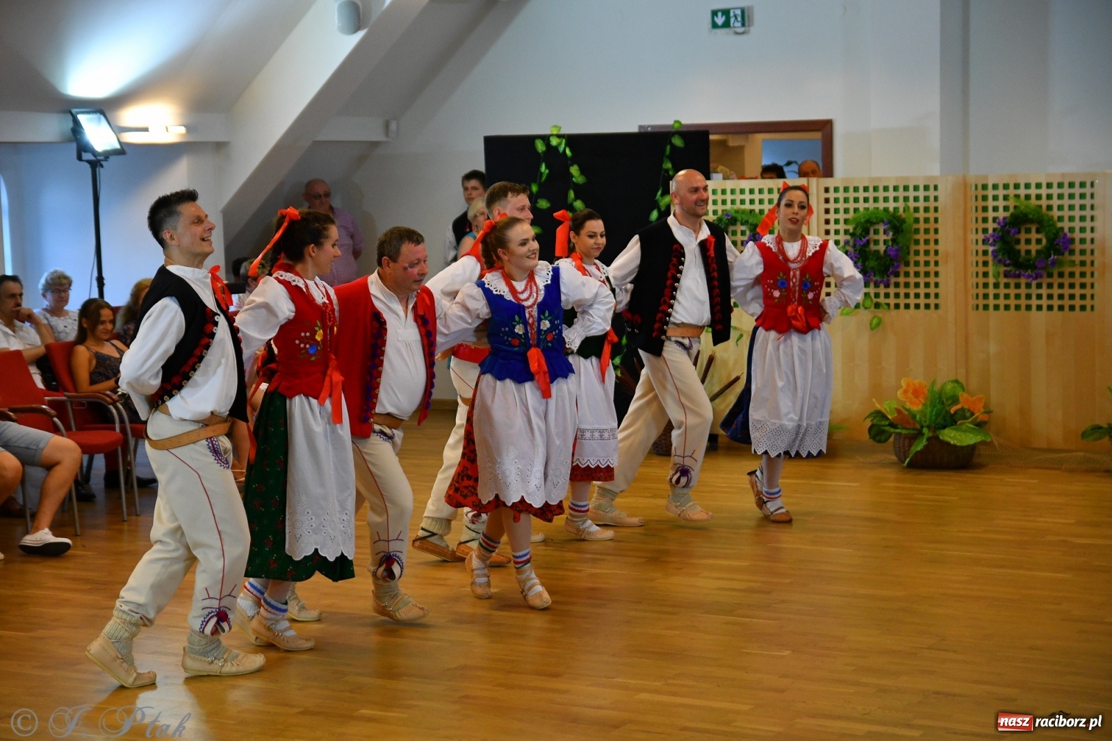 Zdjęcie w galerii na portalu naszraciborz.pl: Raciborskie Źródło zatańczyło dla małego Henia wiadomości z regionu