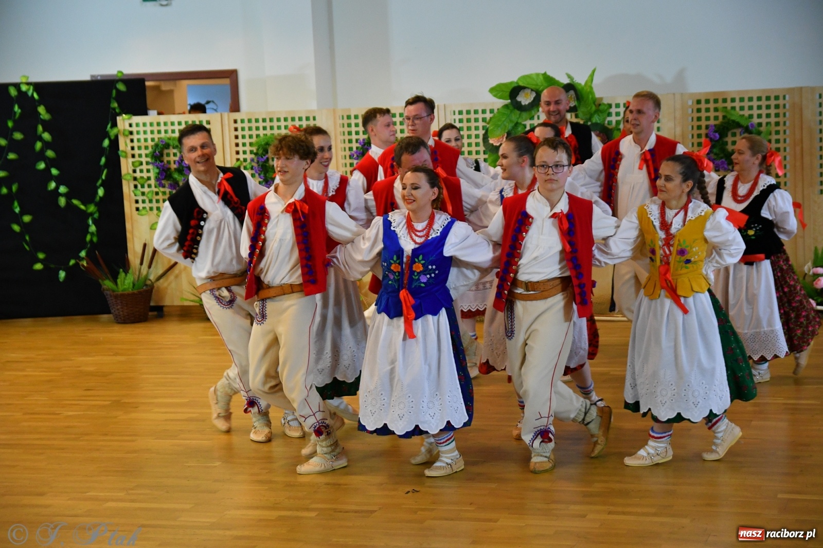 Zdjęcie w galerii na portalu naszraciborz.pl: Raciborskie Źródło zatańczyło dla małego Henia wiadomości z regionu