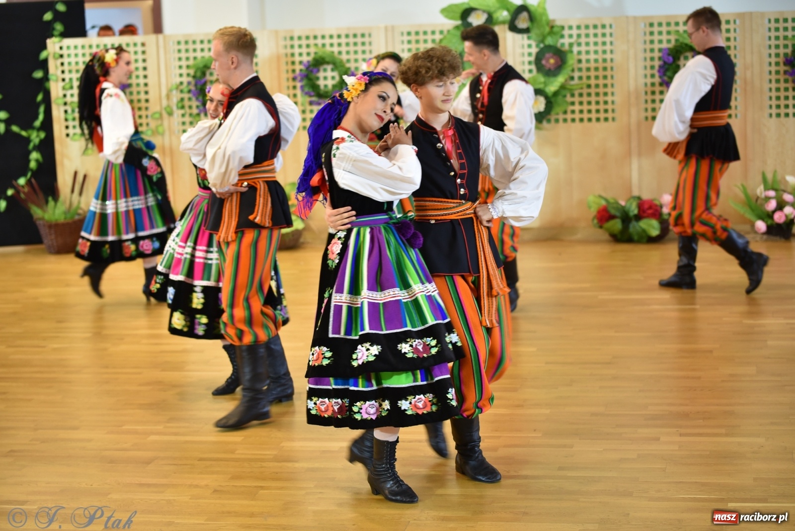 Zdjęcie w galerii na portalu naszraciborz.pl: Raciborskie Źródło zatańczyło dla małego Henia wiadomości z regionu