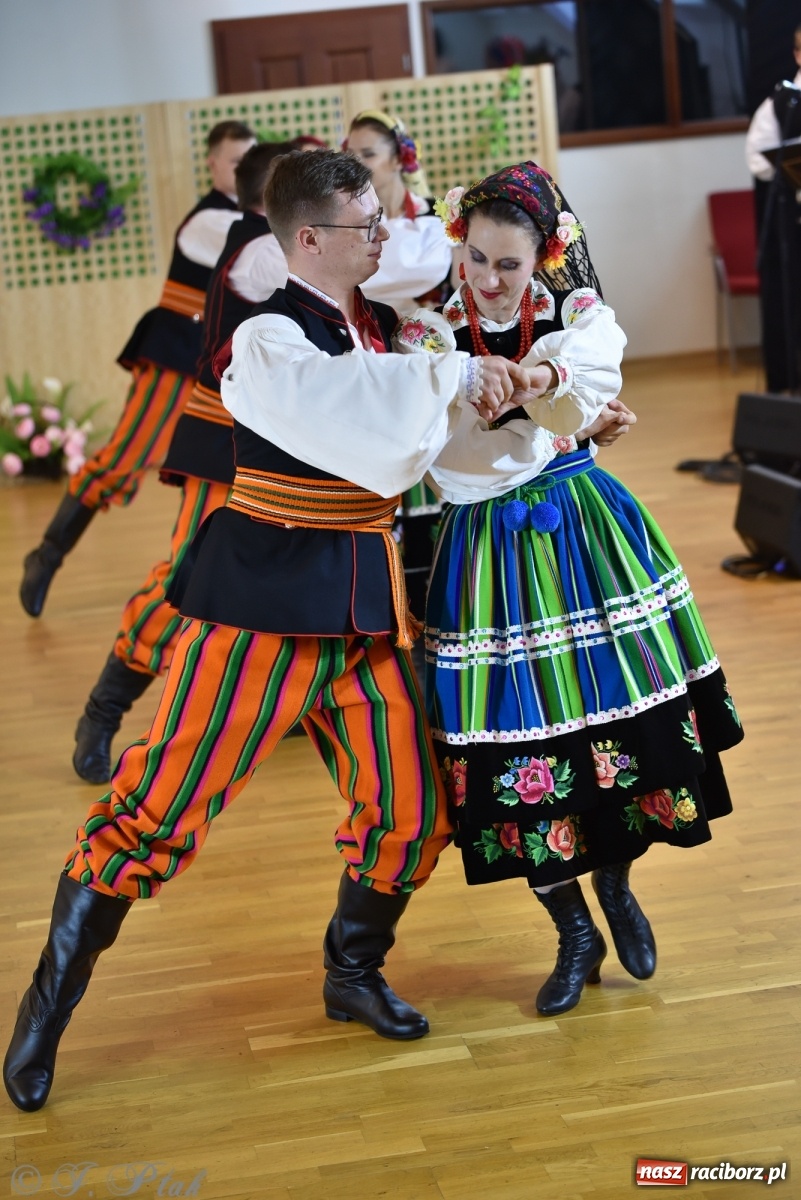 Zdjęcie w galerii na portalu naszraciborz.pl: Raciborskie Źródło zatańczyło dla małego Henia wiadomości z regionu