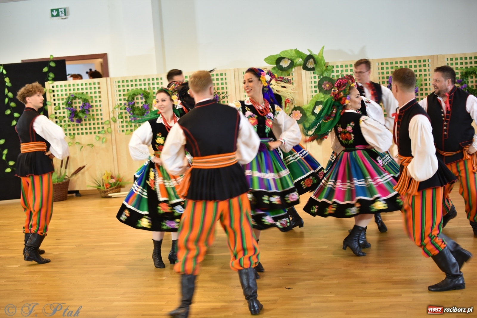 Zdjęcie w galerii na portalu naszraciborz.pl: Raciborskie Źródło zatańczyło dla małego Henia wiadomości z regionu