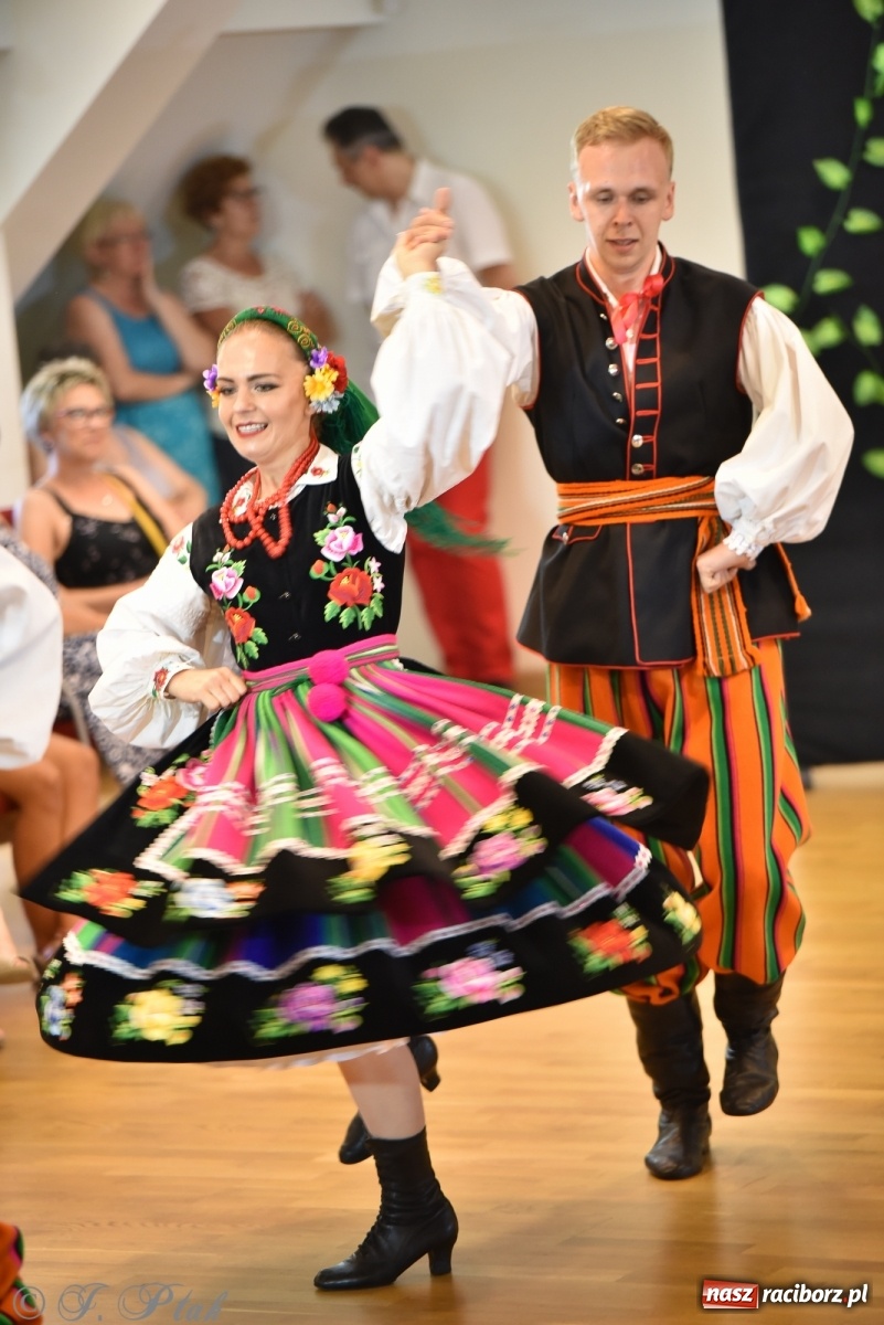 Zdjęcie w galerii na portalu naszraciborz.pl: Raciborskie Źródło zatańczyło dla małego Henia wiadomości z regionu