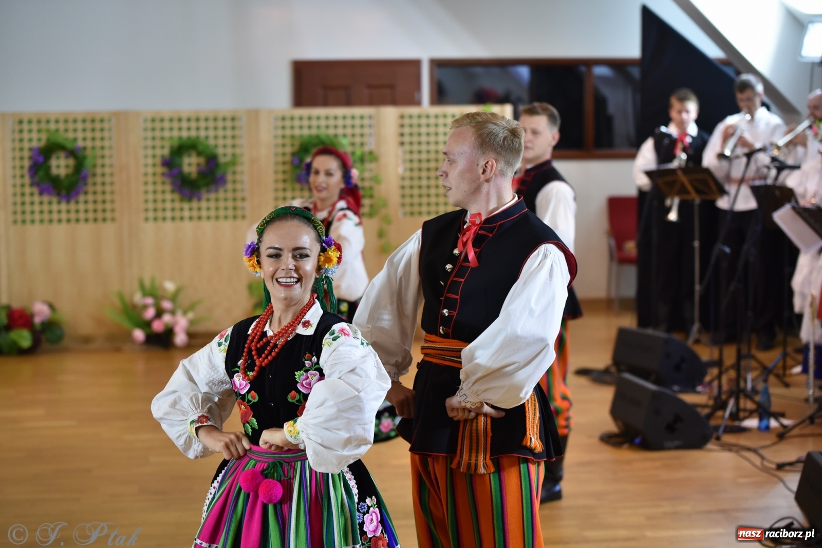 Zdjęcie w galerii na portalu naszraciborz.pl: Raciborskie Źródło zatańczyło dla małego Henia wiadomości z regionu