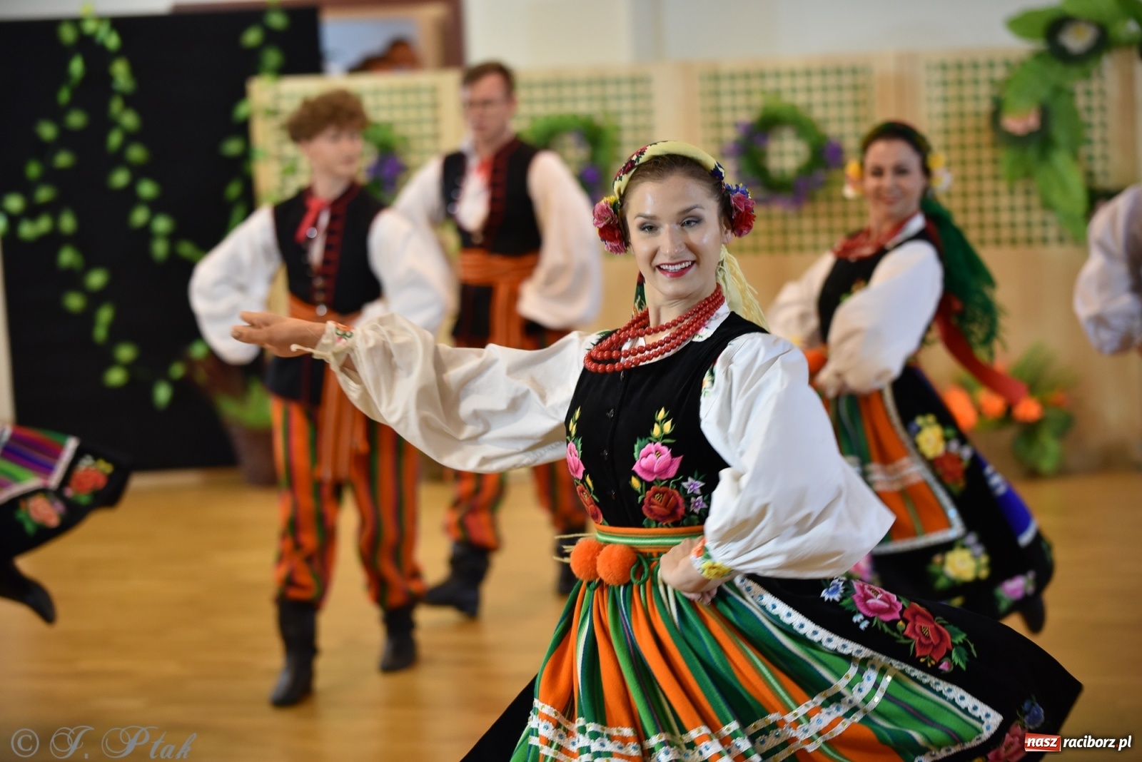 Zdjęcie w galerii na portalu naszraciborz.pl: Raciborskie Źródło zatańczyło dla małego Henia wiadomości z regionu