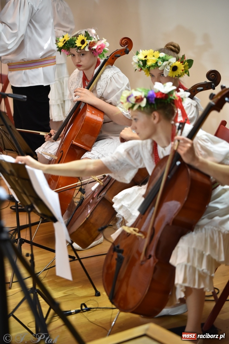 Zdjęcie w galerii na portalu naszraciborz.pl: Raciborskie Źródło zatańczyło dla małego Henia wiadomości z regionu
