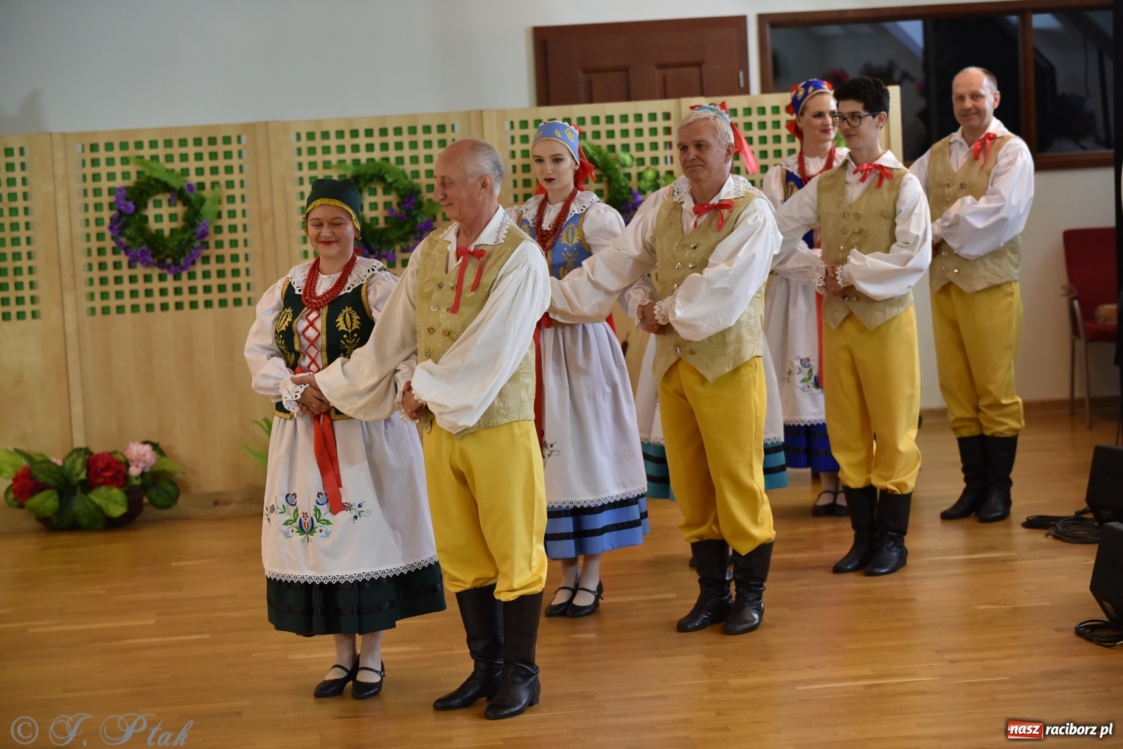 Zdjęcie w galerii na portalu naszraciborz.pl: Raciborskie Źródło zatańczyło dla małego Henia wiadomości z regionu