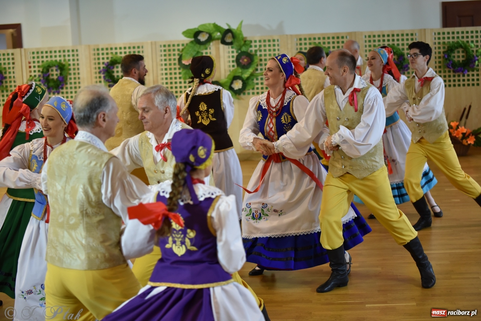 Zdjęcie w galerii na portalu naszraciborz.pl: Raciborskie Źródło zatańczyło dla małego Henia wiadomości z regionu