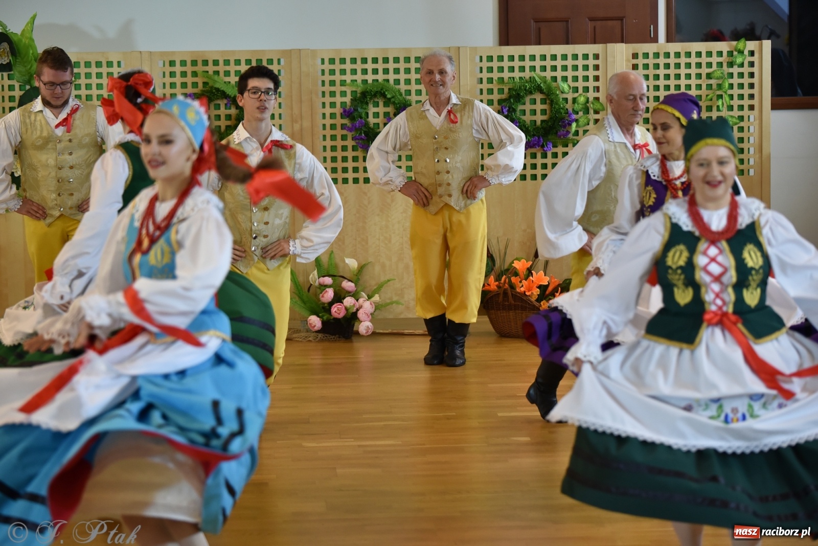 Zdjęcie w galerii na portalu naszraciborz.pl: Raciborskie Źródło zatańczyło dla małego Henia wiadomości z regionu