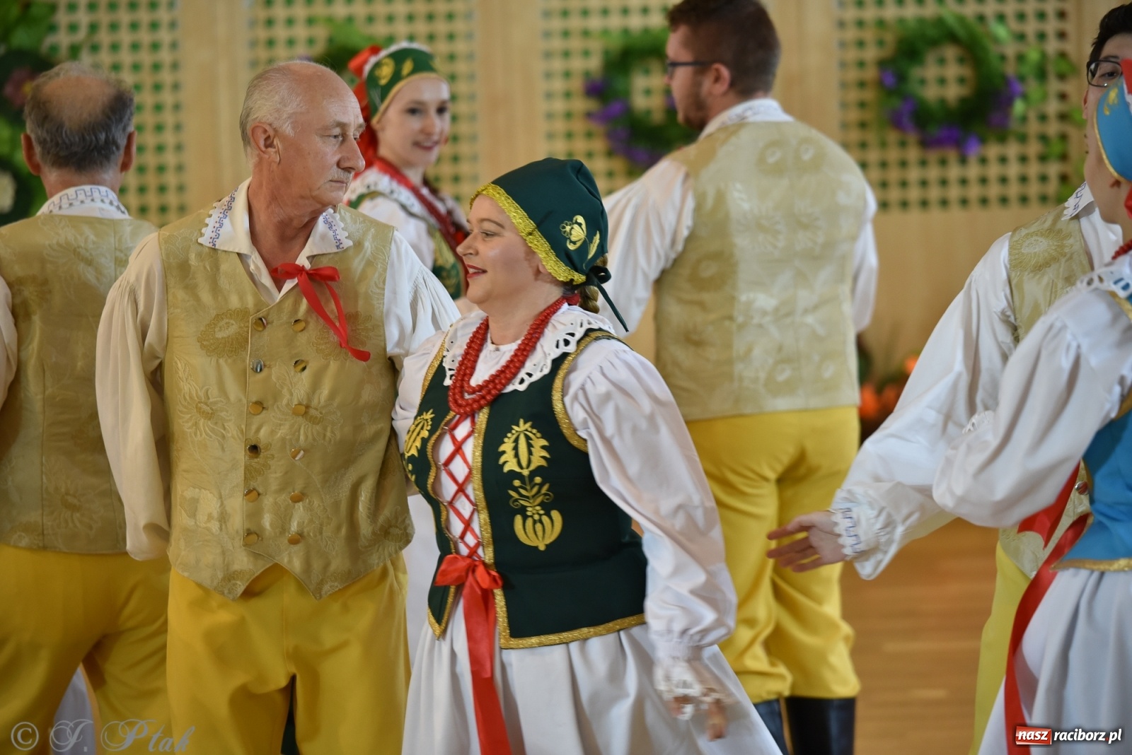 Zdjęcie w galerii na portalu naszraciborz.pl: Raciborskie Źródło zatańczyło dla małego Henia wiadomości z regionu