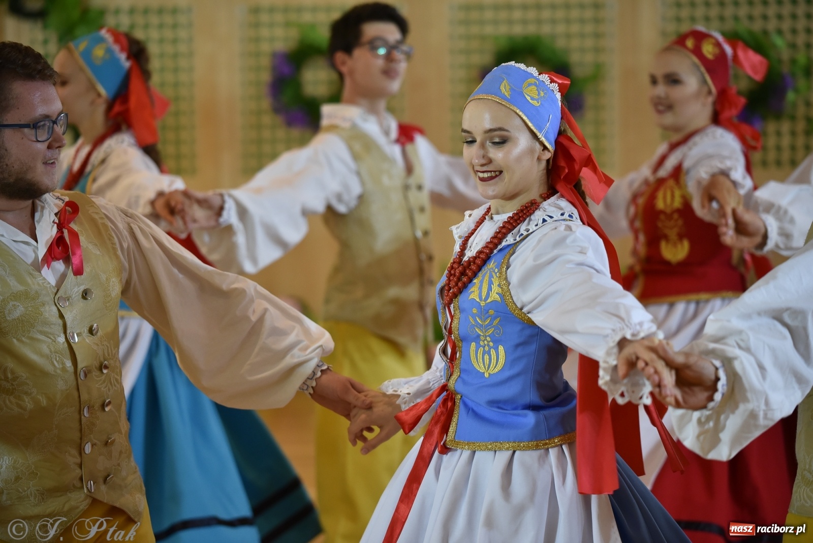 Zdjęcie w galerii na portalu naszraciborz.pl: Raciborskie Źródło zatańczyło dla małego Henia wiadomości z regionu