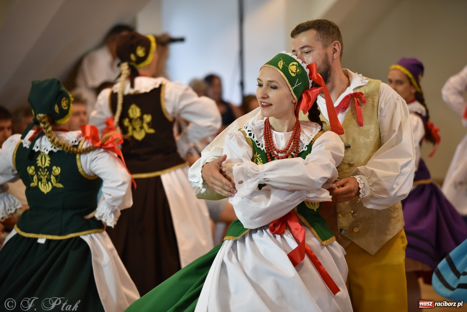 Zdjęcie w galerii na portalu naszraciborz.pl: Raciborskie Źródło zatańczyło dla małego Henia wiadomości z regionu