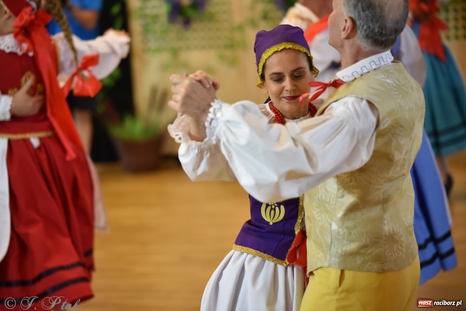 Zdjęcie w galerii na portalu naszraciborz.pl: Raciborskie Źródło zatańczyło dla małego Henia wiadomości z regionu