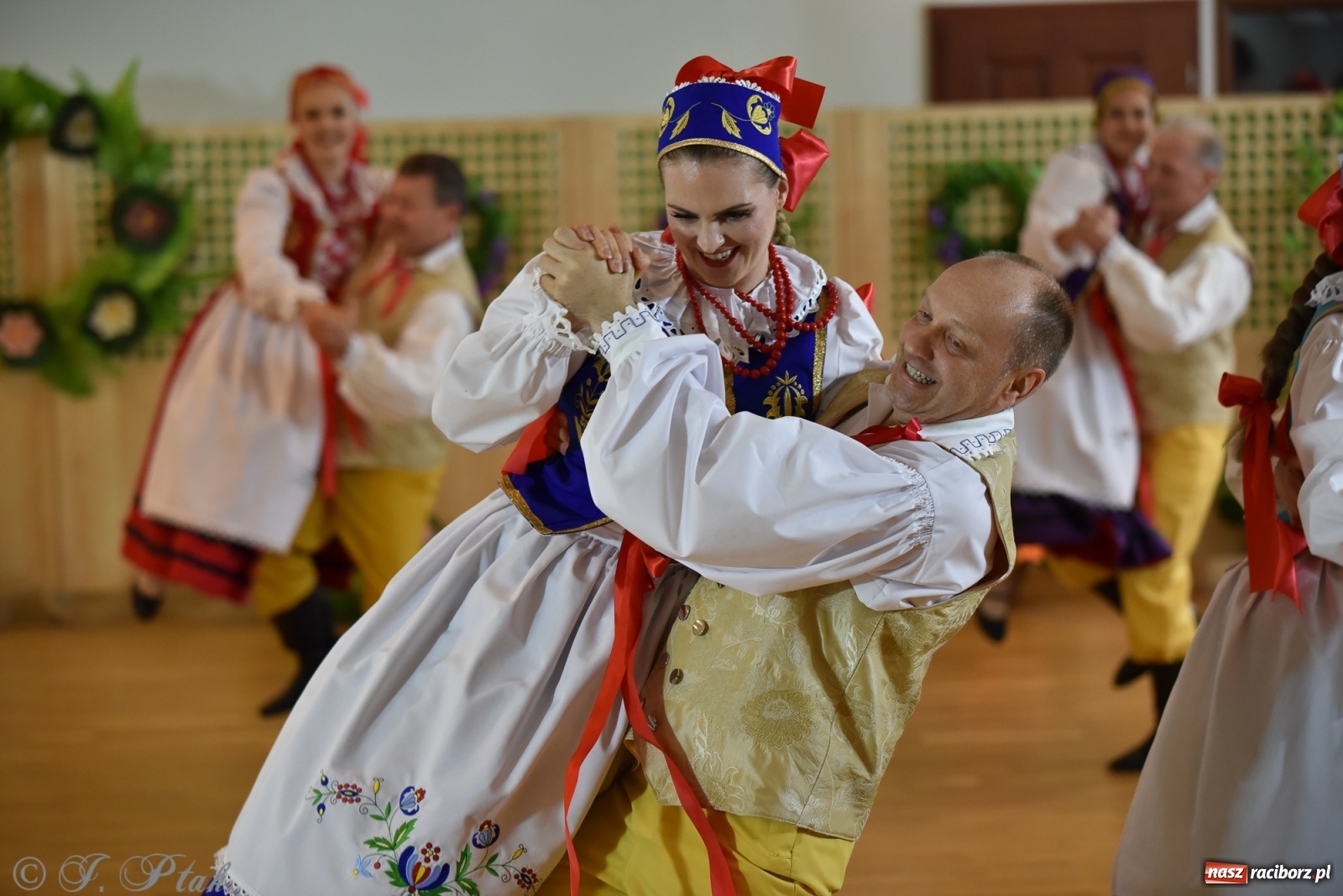 Zdjęcie w galerii na portalu naszraciborz.pl: Raciborskie Źródło zatańczyło dla małego Henia wiadomości z regionu