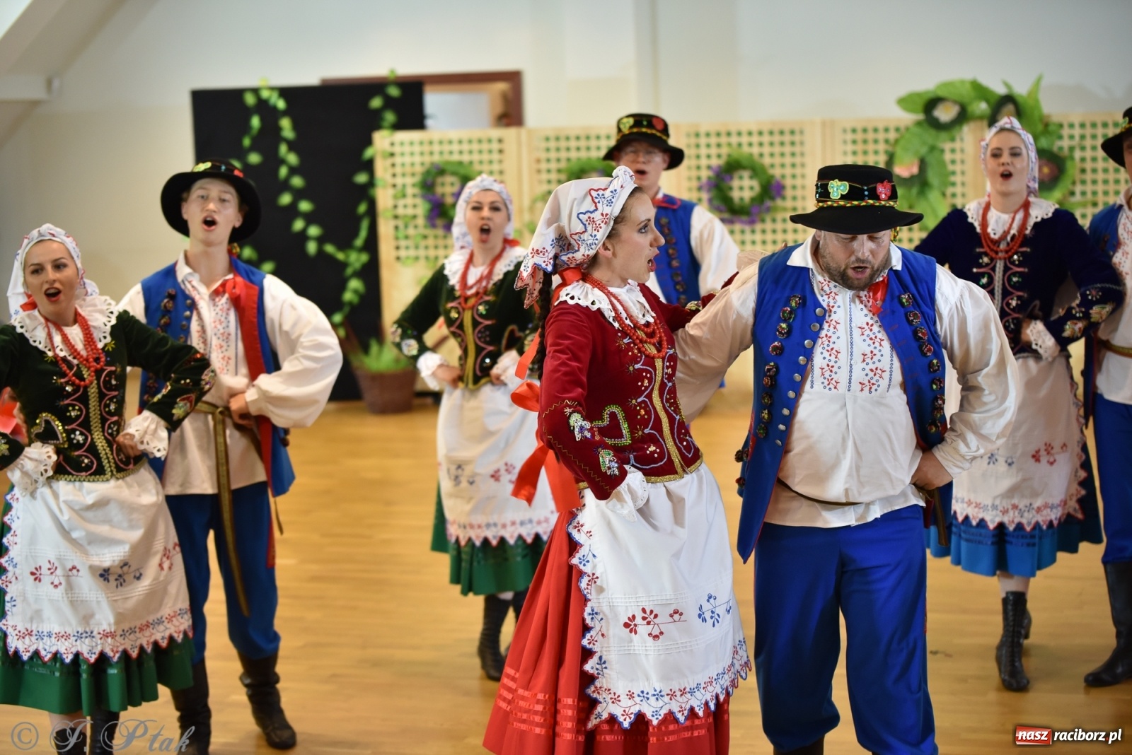 Zdjęcie w galerii na portalu naszraciborz.pl: Raciborskie Źródło zatańczyło dla małego Henia wiadomości z regionu