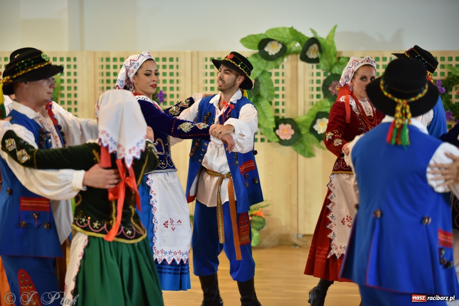 Zdjęcie w galerii na portalu naszraciborz.pl: Raciborskie Źródło zatańczyło dla małego Henia wiadomości z regionu