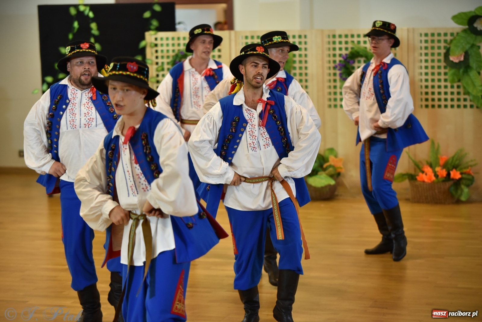 Zdjęcie w galerii na portalu naszraciborz.pl: Raciborskie Źródło zatańczyło dla małego Henia wiadomości z regionu