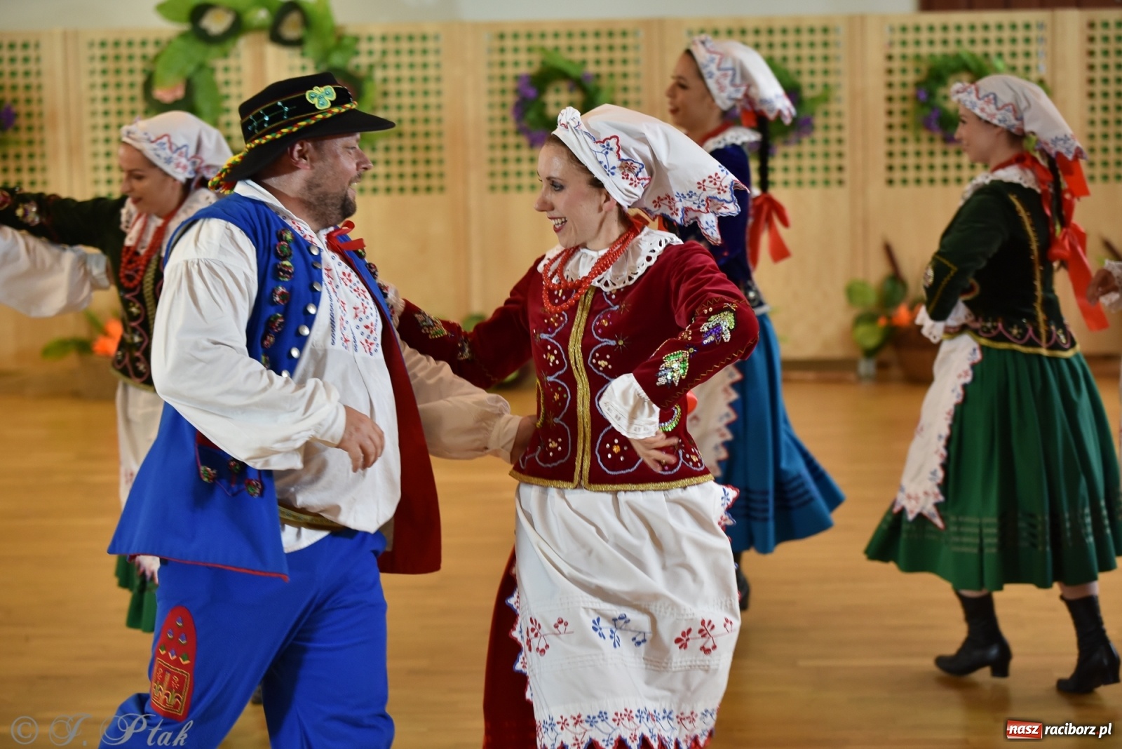 Zdjęcie w galerii na portalu naszraciborz.pl: Raciborskie Źródło zatańczyło dla małego Henia wiadomości z regionu