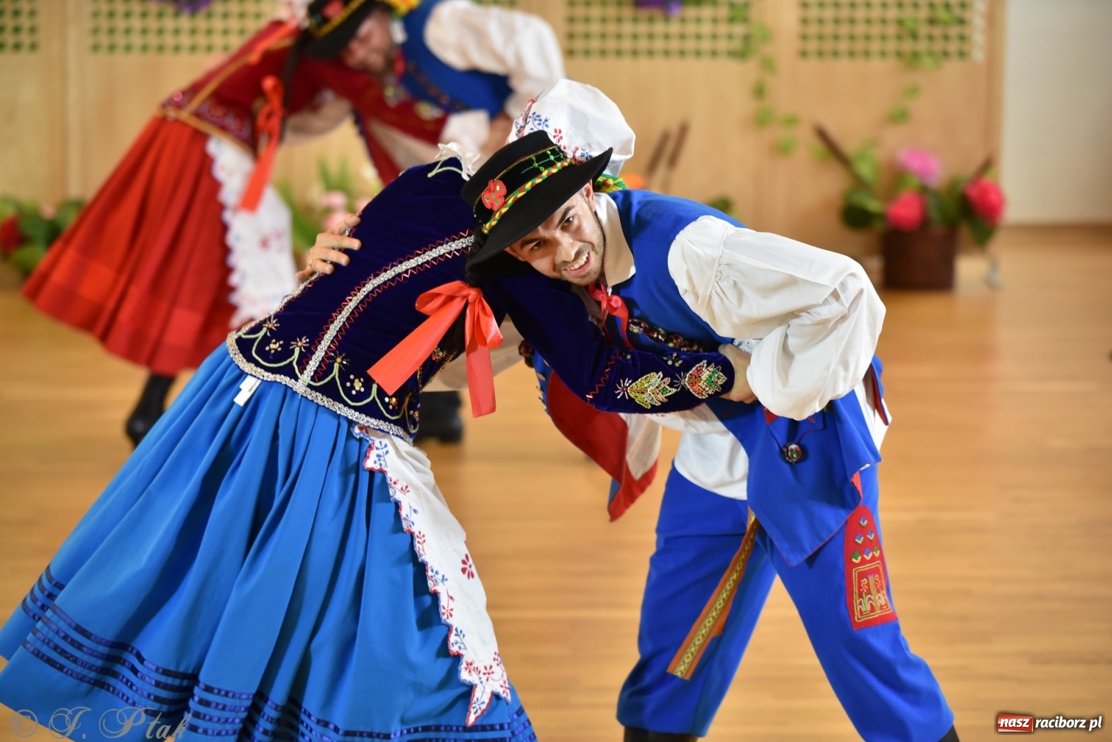 Zdjęcie w galerii na portalu naszraciborz.pl: Raciborskie Źródło zatańczyło dla małego Henia wiadomości z regionu