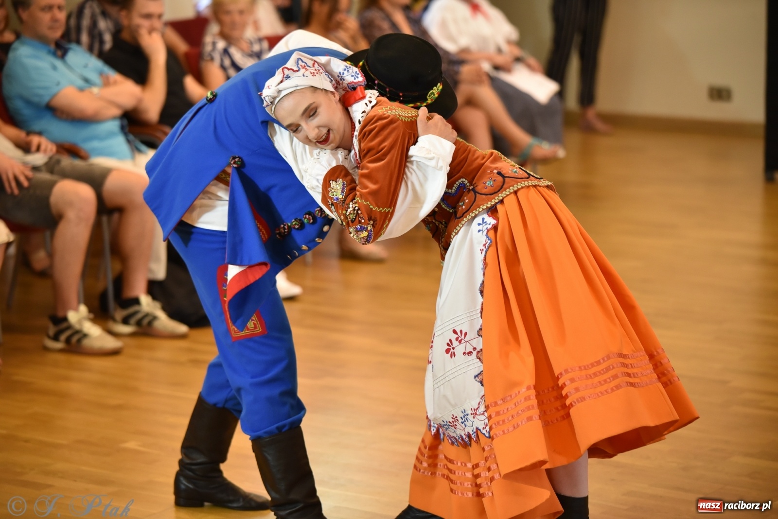 Zdjęcie w galerii na portalu naszraciborz.pl: Raciborskie Źródło zatańczyło dla małego Henia wiadomości z regionu