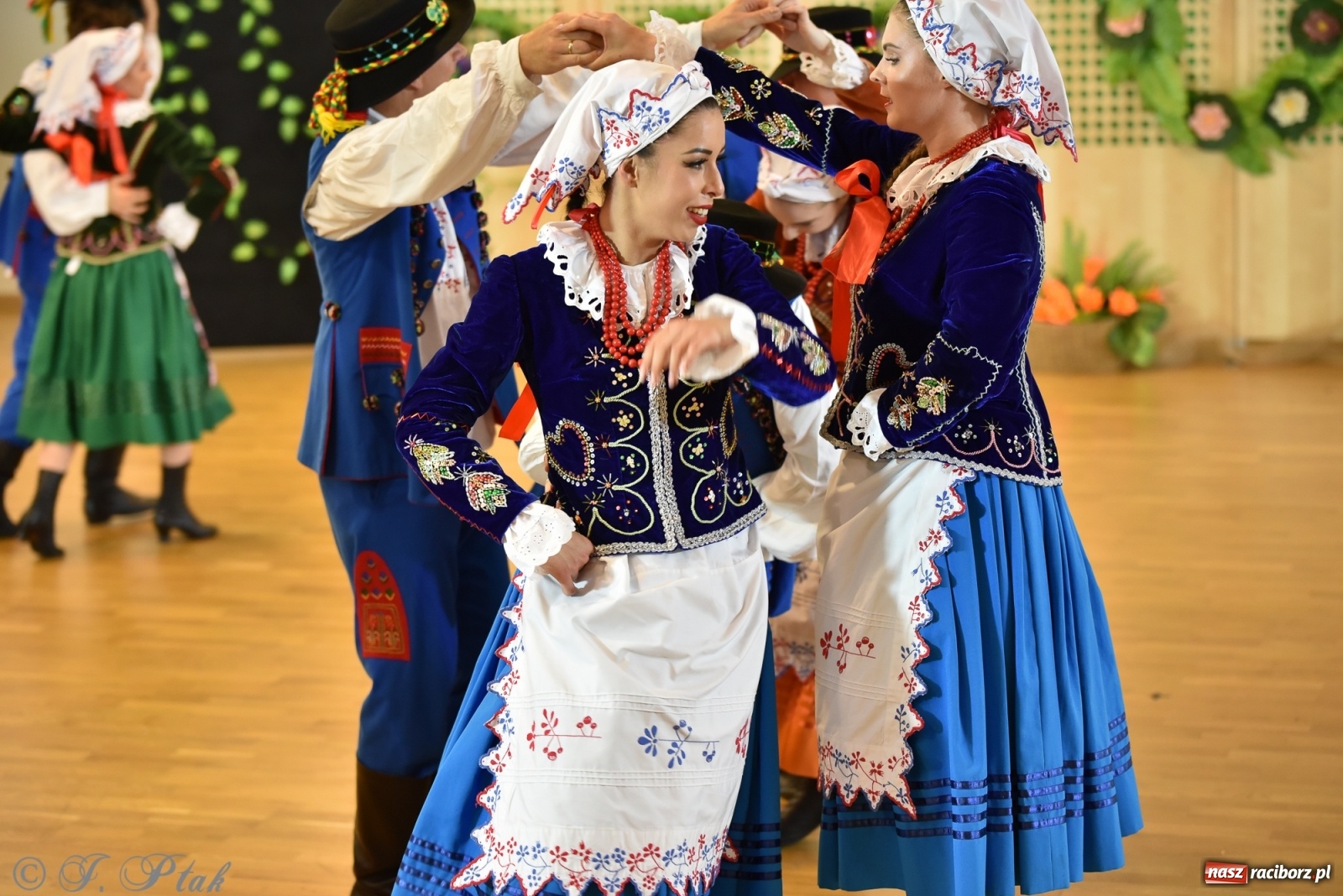 Zdjęcie w galerii na portalu naszraciborz.pl: Raciborskie Źródło zatańczyło dla małego Henia wiadomości z regionu