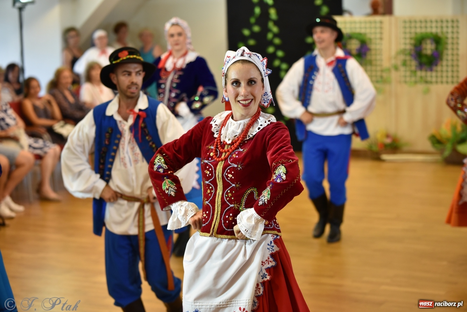 Zdjęcie w galerii na portalu naszraciborz.pl: Raciborskie Źródło zatańczyło dla małego Henia wiadomości z regionu