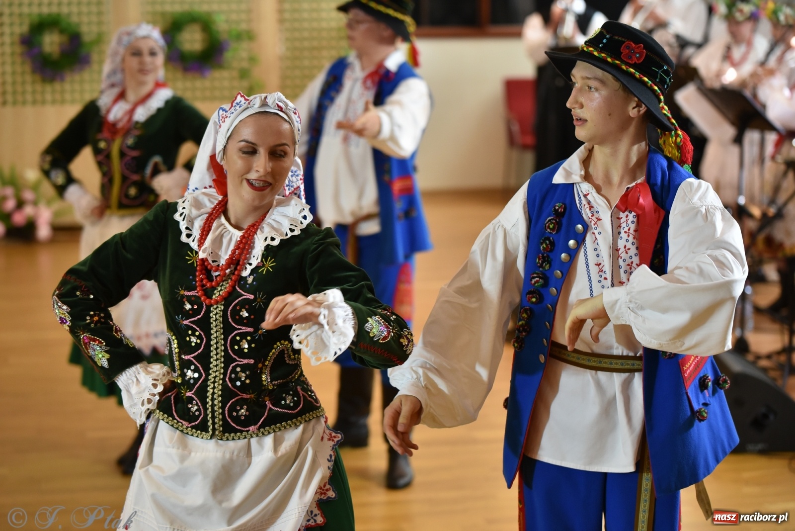 Zdjęcie w galerii na portalu naszraciborz.pl: Raciborskie Źródło zatańczyło dla małego Henia wiadomości z regionu