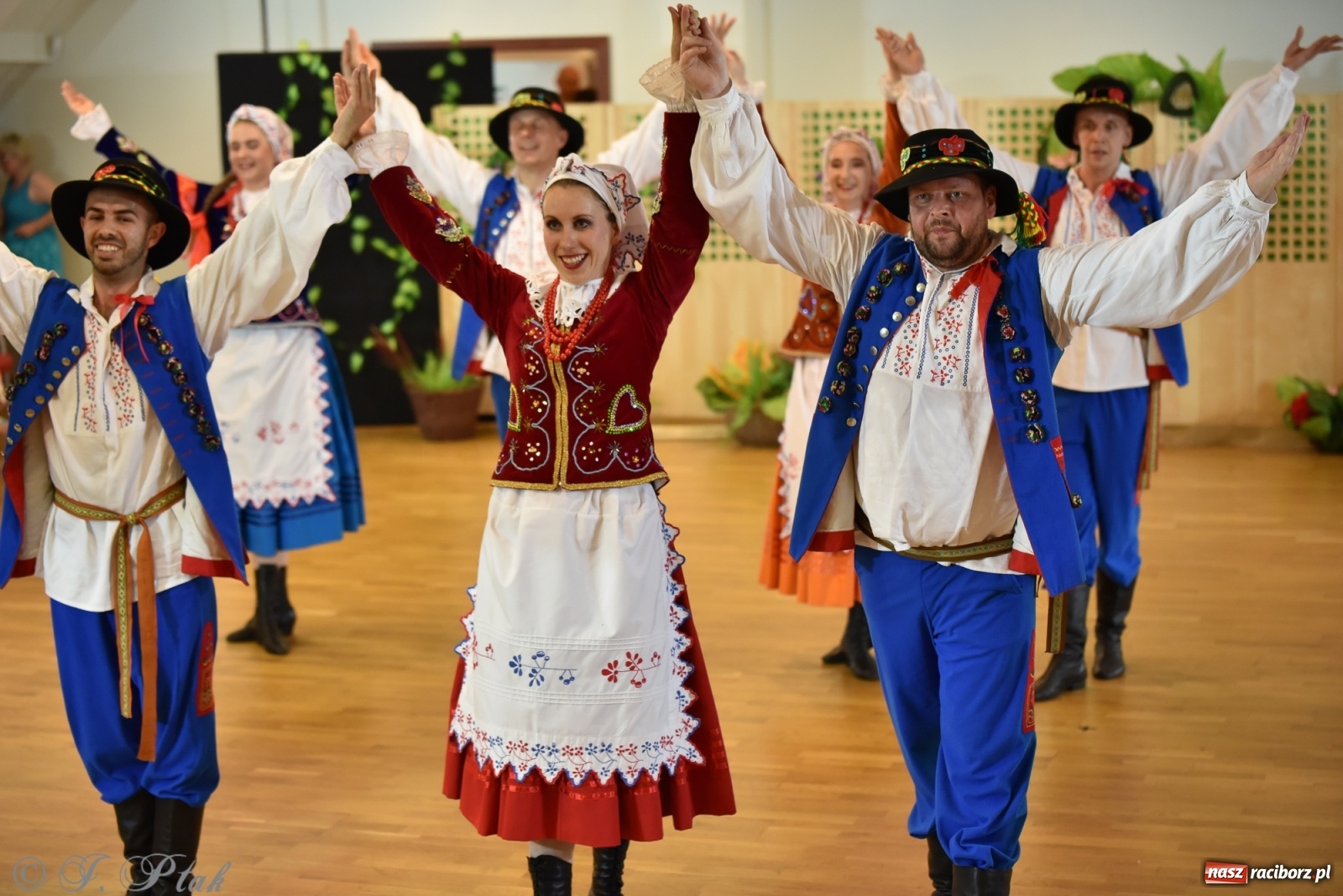 Zdjęcie w galerii na portalu naszraciborz.pl: Raciborskie Źródło zatańczyło dla małego Henia wiadomości z regionu