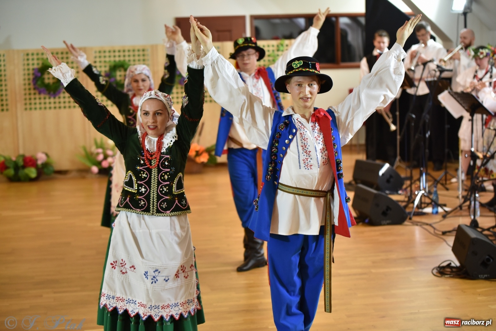 Zdjęcie w galerii na portalu naszraciborz.pl: Raciborskie Źródło zatańczyło dla małego Henia wiadomości z regionu