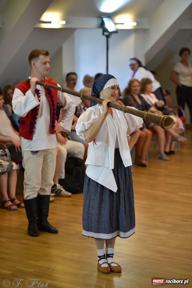 Zdjęcie w galerii na portalu naszraciborz.pl: Raciborskie Źródło zatańczyło dla małego Henia wiadomości z regionu