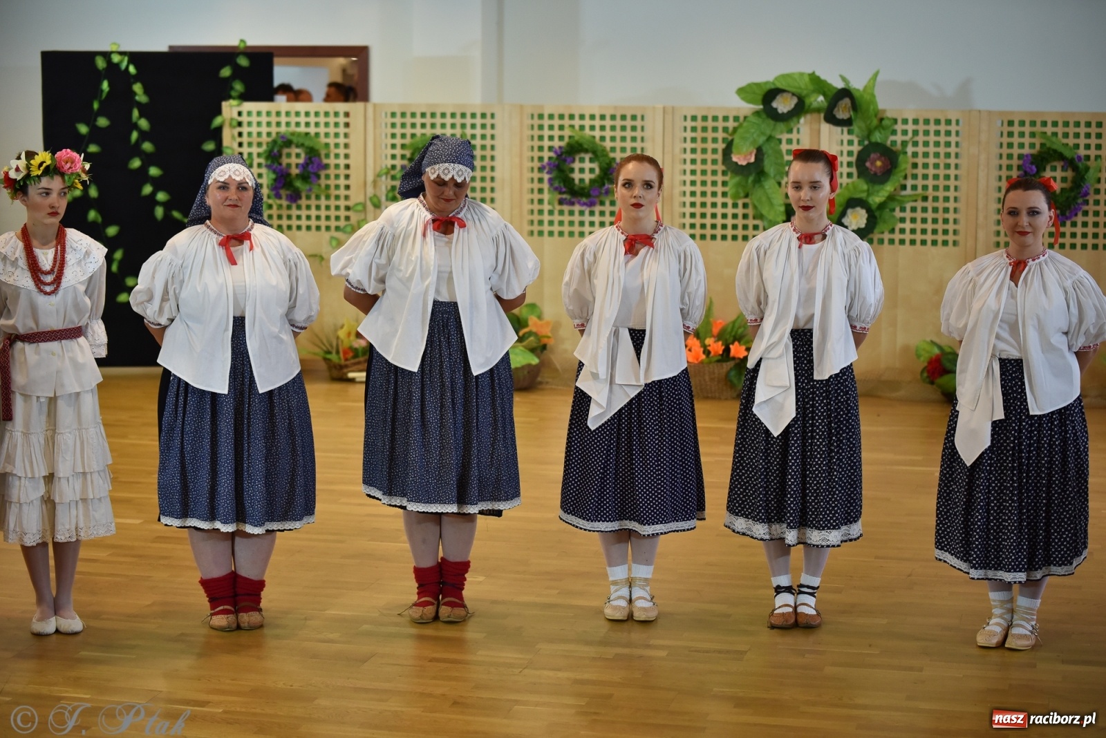Zdjęcie w galerii na portalu naszraciborz.pl: Raciborskie Źródło zatańczyło dla małego Henia wiadomości z regionu