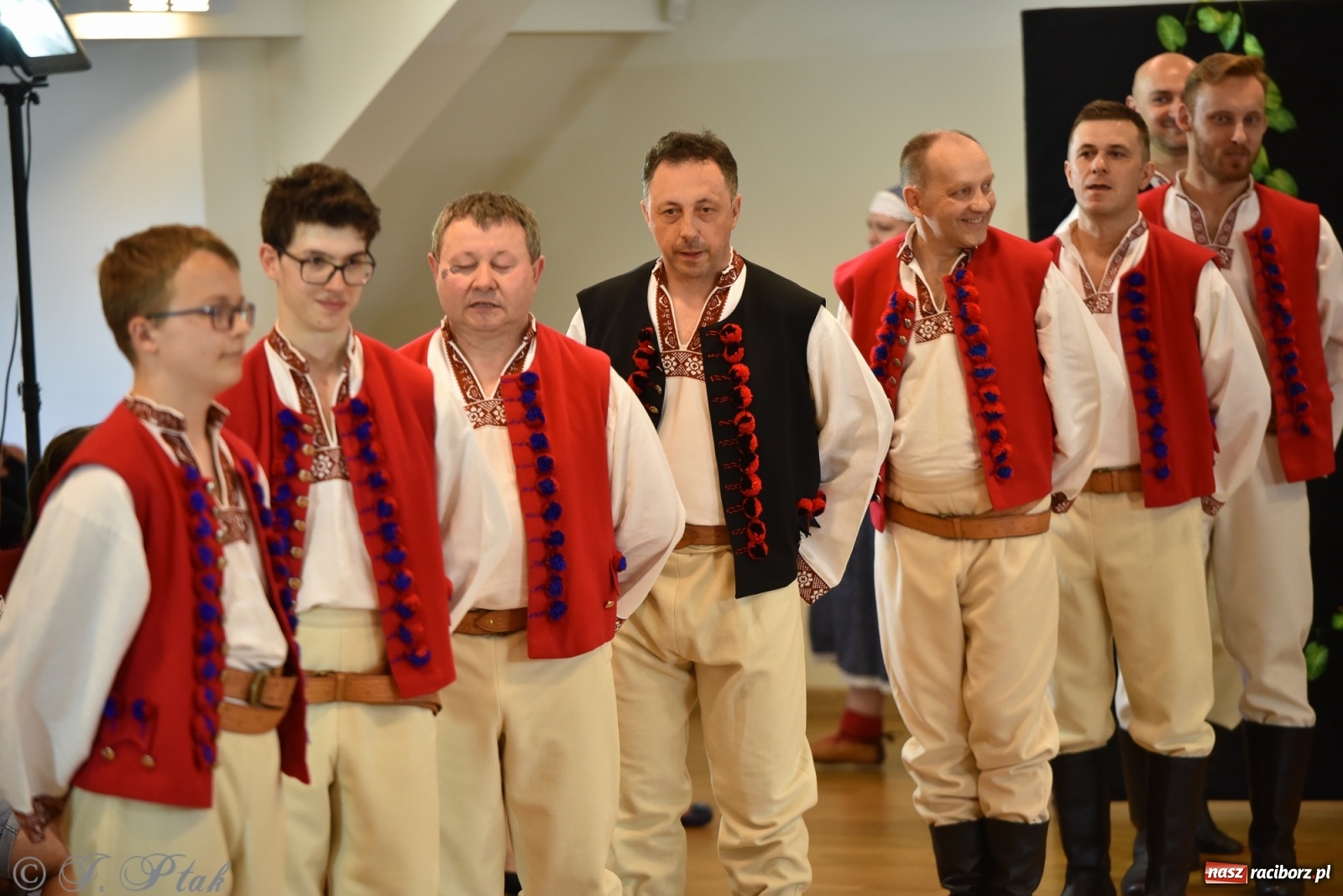 Zdjęcie w galerii na portalu naszraciborz.pl: Raciborskie Źródło zatańczyło dla małego Henia wiadomości z regionu