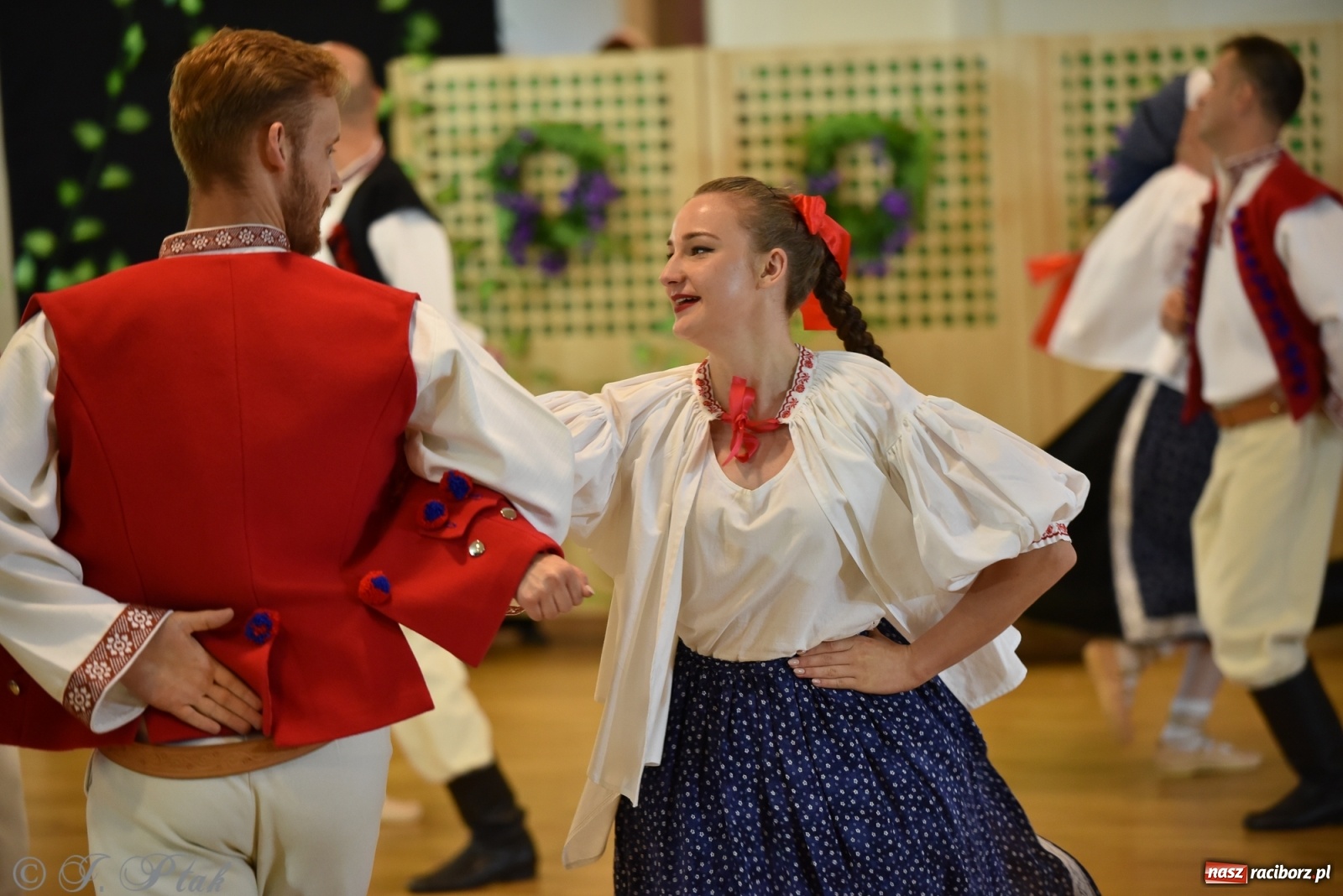 Zdjęcie w galerii na portalu naszraciborz.pl: Raciborskie Źródło zatańczyło dla małego Henia wiadomości z regionu