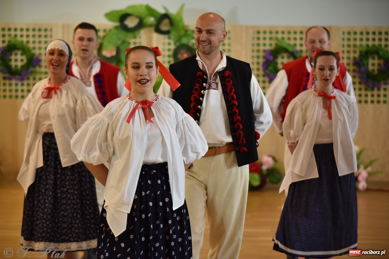 Zdjęcie w galerii na portalu naszraciborz.pl: Raciborskie Źródło zatańczyło dla małego Henia wiadomości z regionu