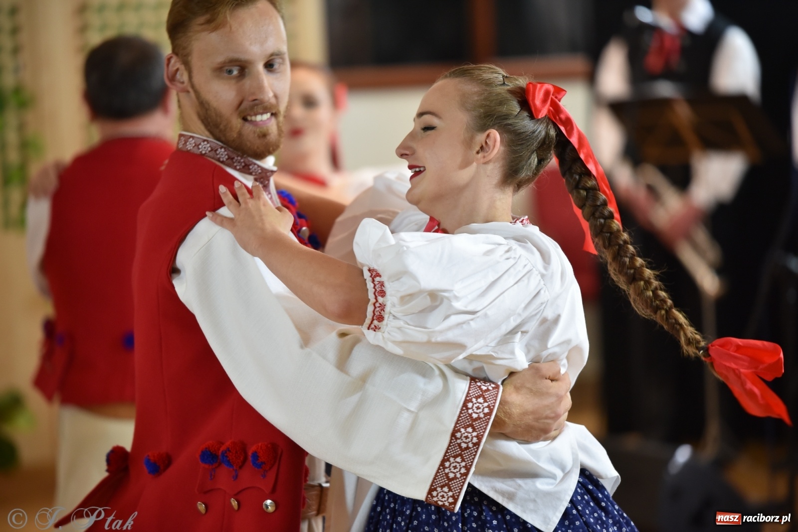 Zdjęcie w galerii na portalu naszraciborz.pl: Raciborskie Źródło zatańczyło dla małego Henia wiadomości z regionu