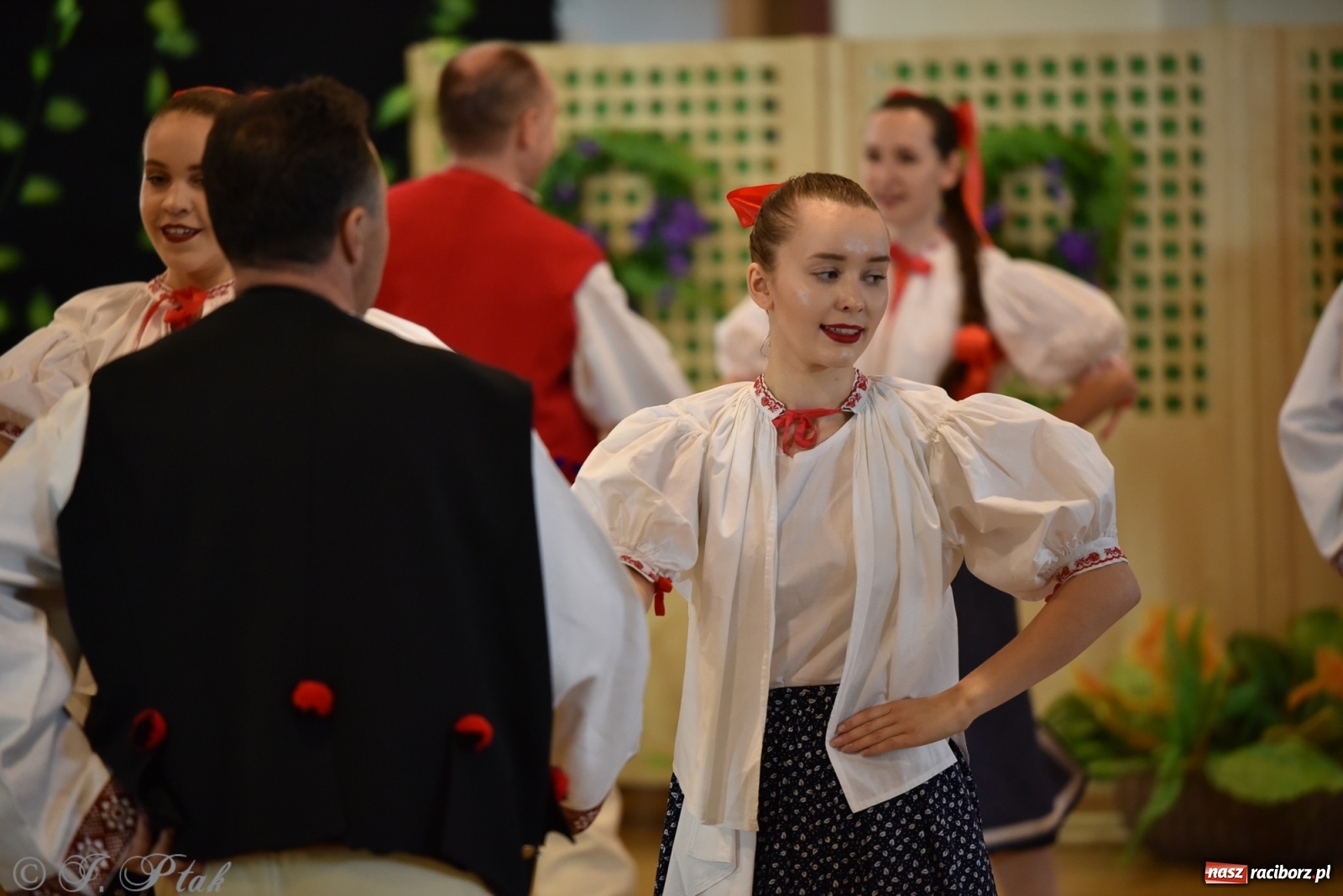 Zdjęcie w galerii na portalu naszraciborz.pl: Raciborskie Źródło zatańczyło dla małego Henia wiadomości z regionu