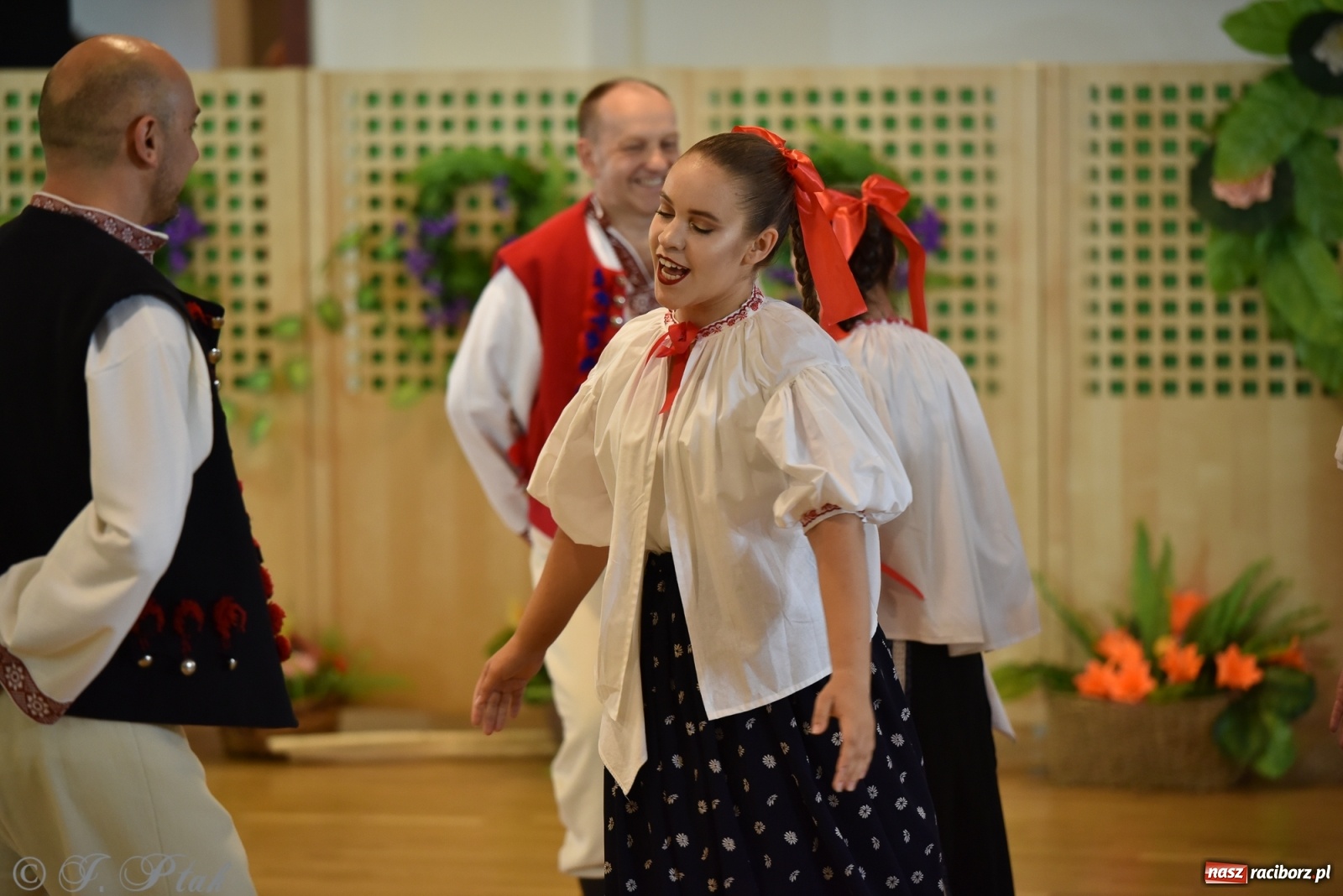 Zdjęcie w galerii na portalu naszraciborz.pl: Raciborskie Źródło zatańczyło dla małego Henia wiadomości z regionu