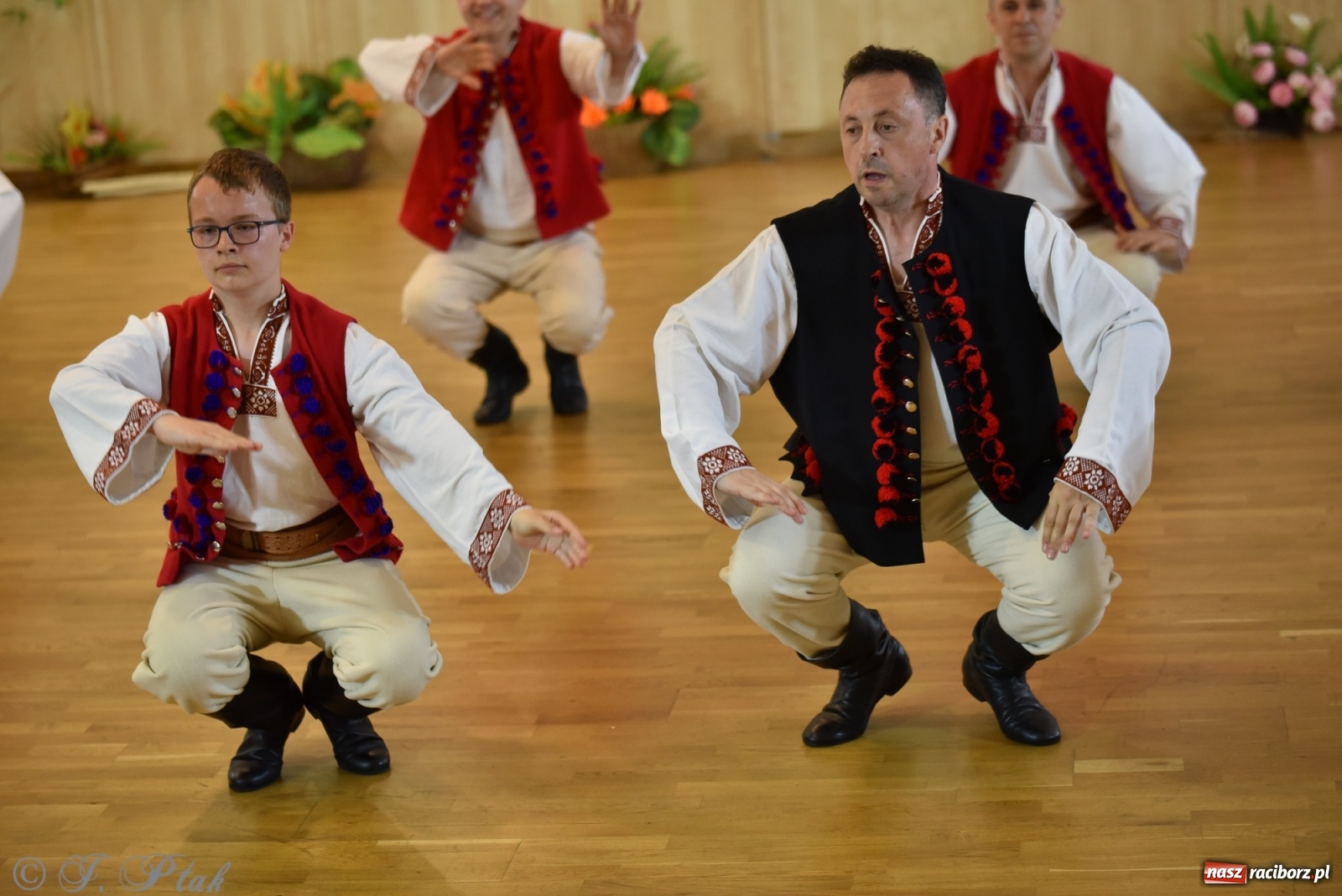 Zdjęcie w galerii na portalu naszraciborz.pl: Raciborskie Źródło zatańczyło dla małego Henia wiadomości z regionu